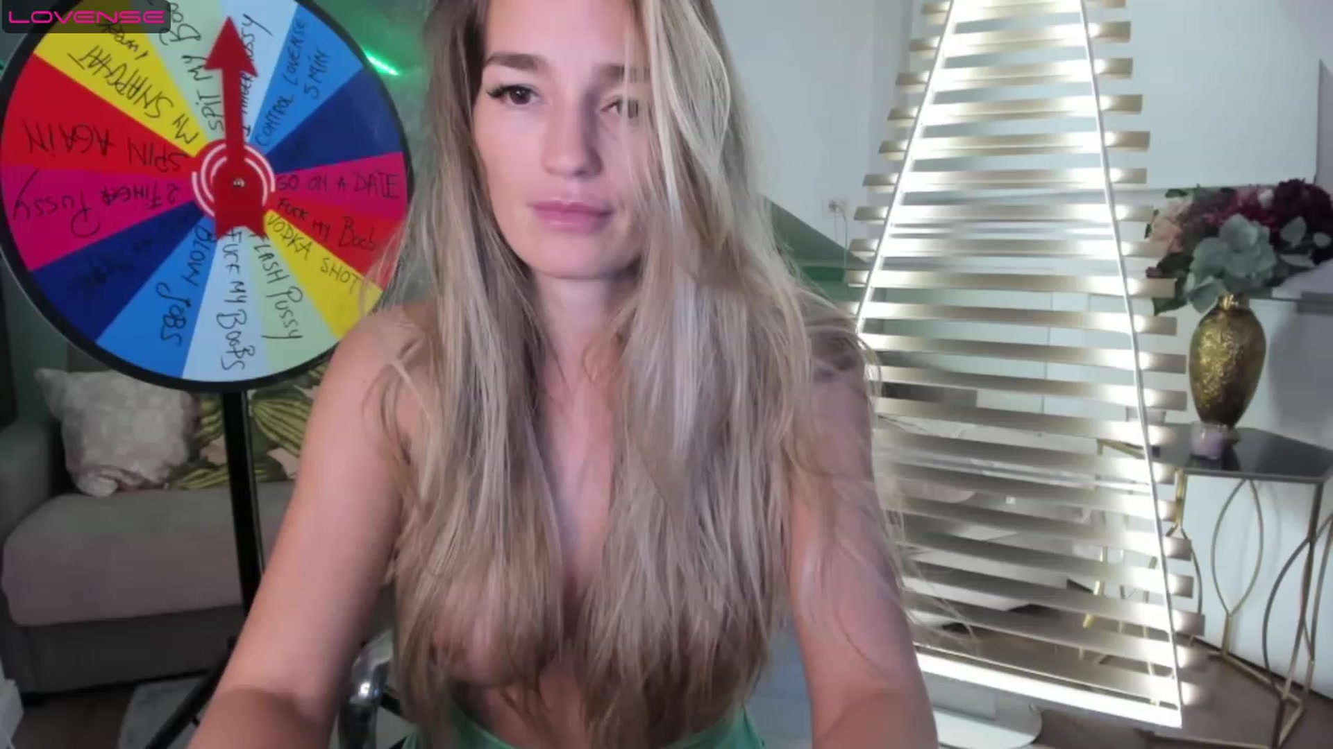 Gallery image thumbnail from SpicyLady87's myfreecams stream on, 04/16/2023, 01:54 image 14 of 20