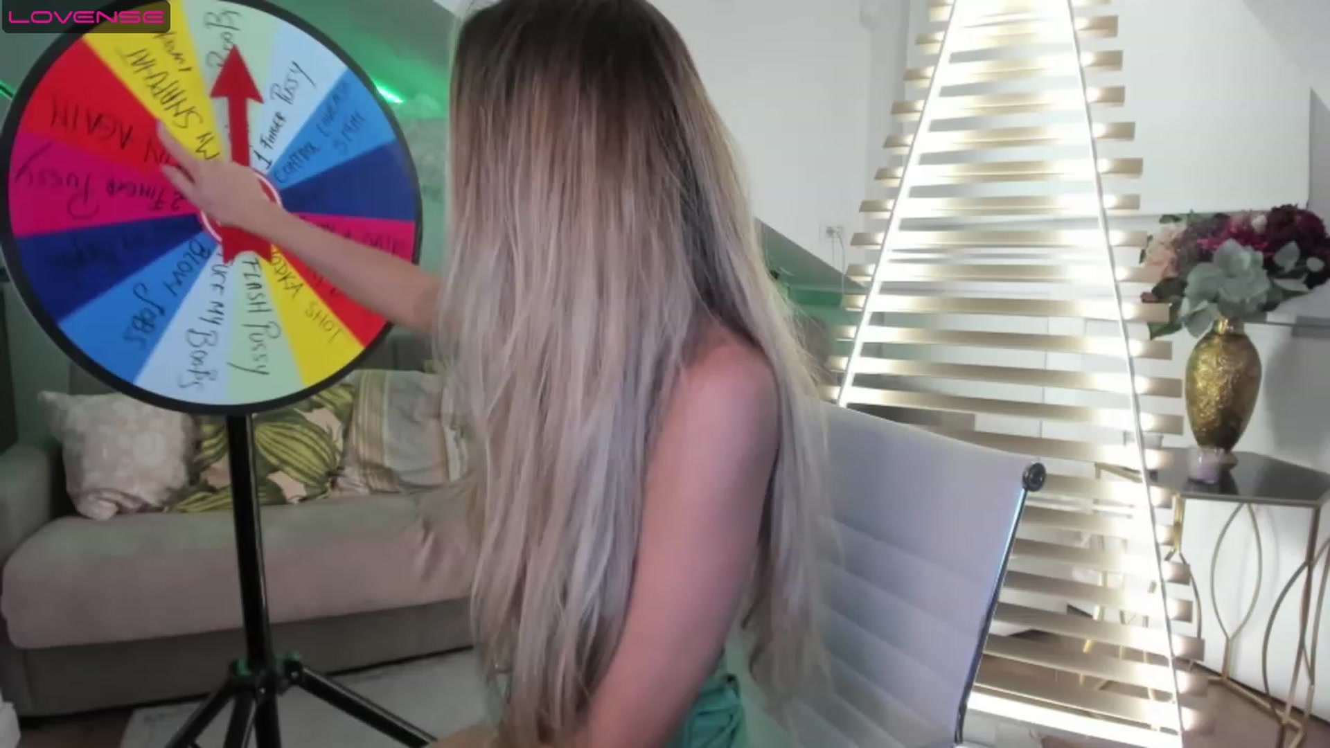 Gallery image thumbnail from SpicyLady87's myfreecams stream on, 04/16/2023, 01:54 image 18 of 20