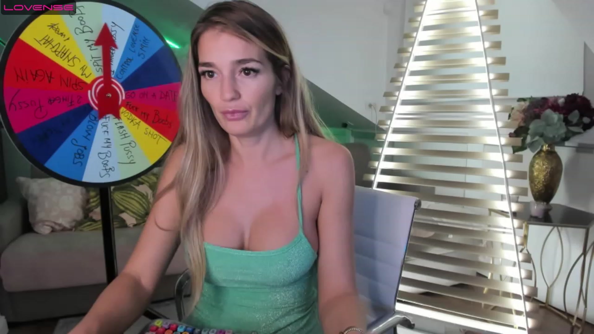 Gallery image thumbnail from SpicyLady87's myfreecams stream on, 04/16/2023, 01:54 image 9 of 20