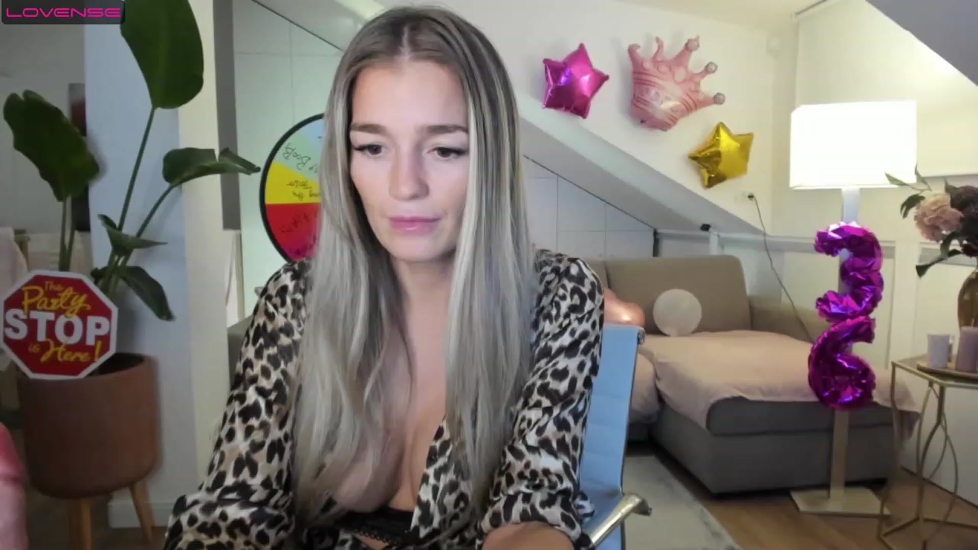 Gallery image thumbnail from SpicyLady87's myfreecams stream on, 05/02/2023, 23:18 image 10 of 20