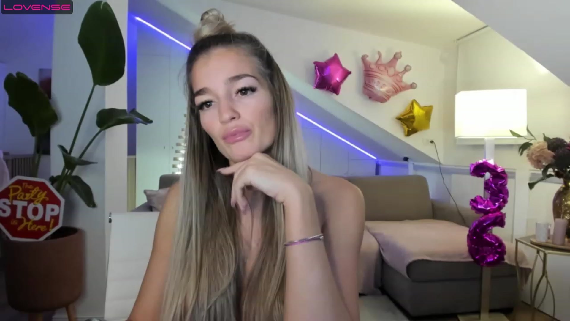 Gallery image thumbnail from SpicyLady87's myfreecams stream on, 05/04/2023, 23:01 image 6 of 20