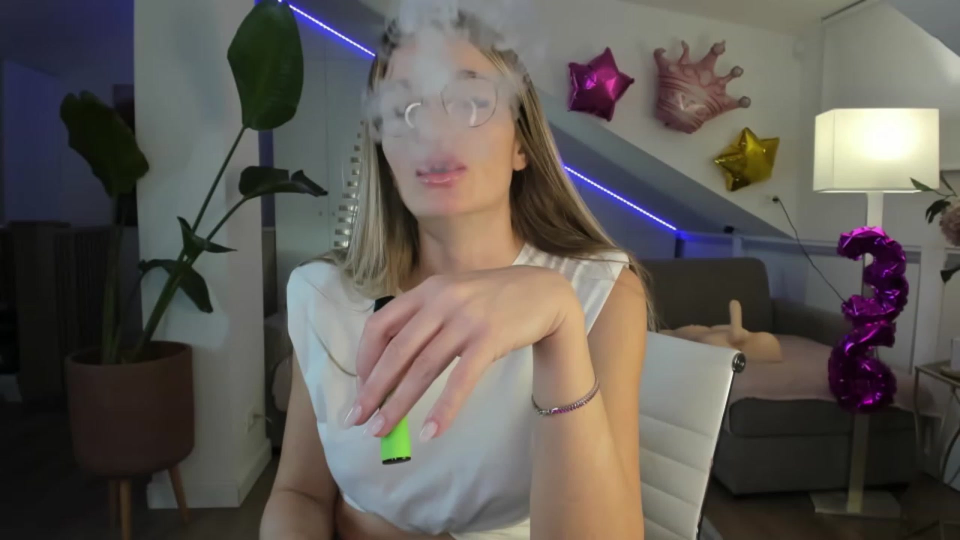 Gallery image thumbnail from SpicyLady87's myfreecams stream on, 05/13/2023, 19:01 image 6 of 20
