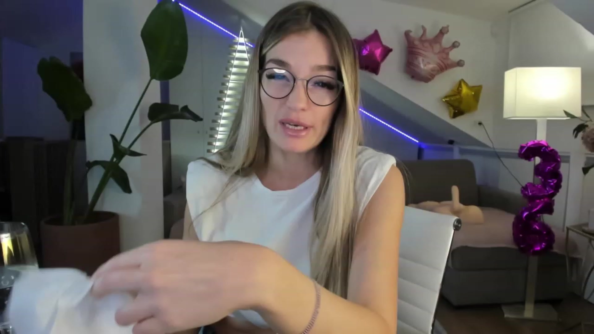 Gallery image thumbnail from SpicyLady87's myfreecams stream on, 05/13/2023, 19:01 image 5 of 20
