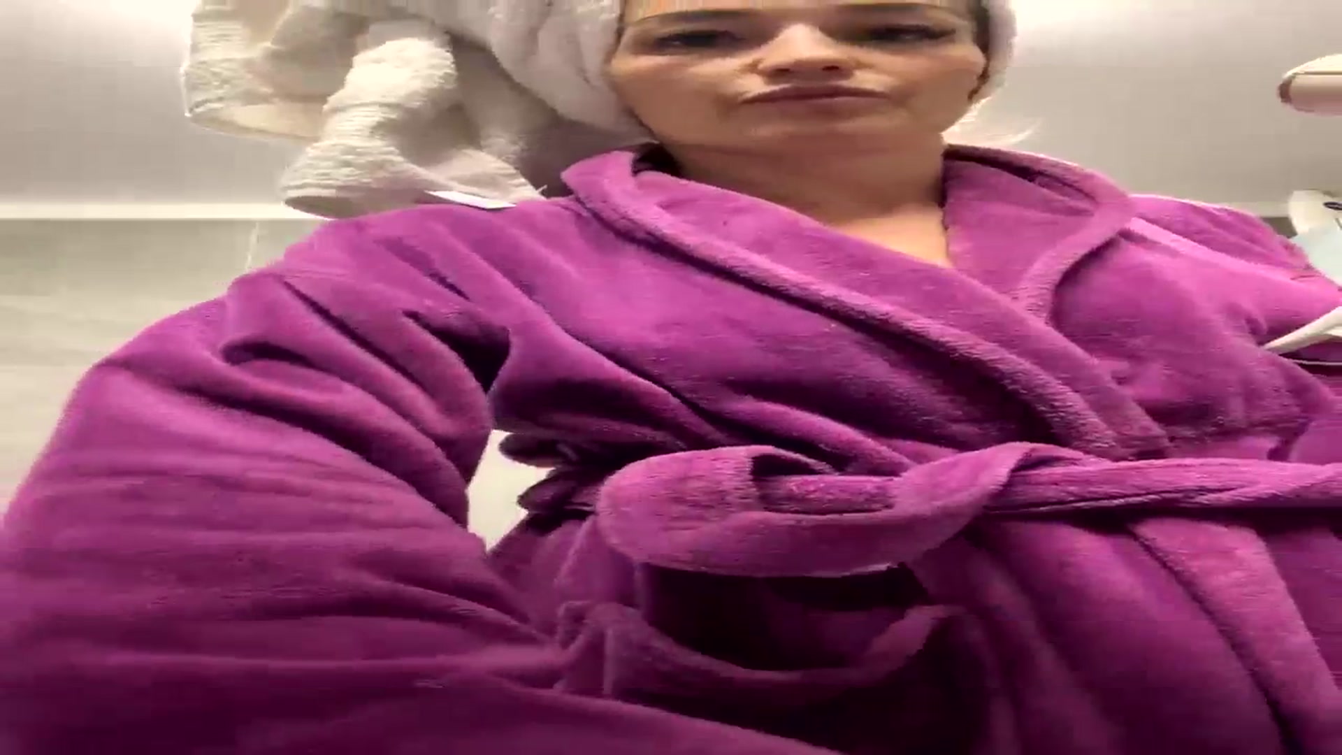 Gallery image thumbnail from SpicyLady87's myfreecams stream on, 10/13/2023, 17:48 image 9 of 20