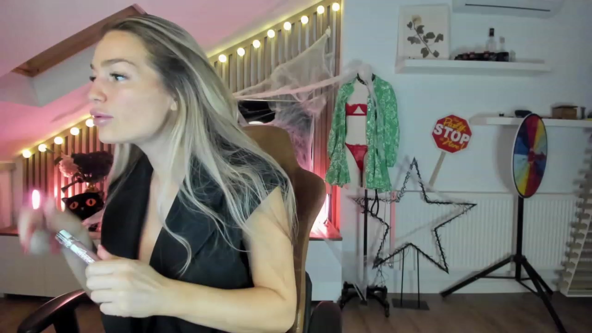 Gallery image thumbnail from SpicyLady87's myfreecams stream on, 11/10/2023, 22:24 image 3 of 20