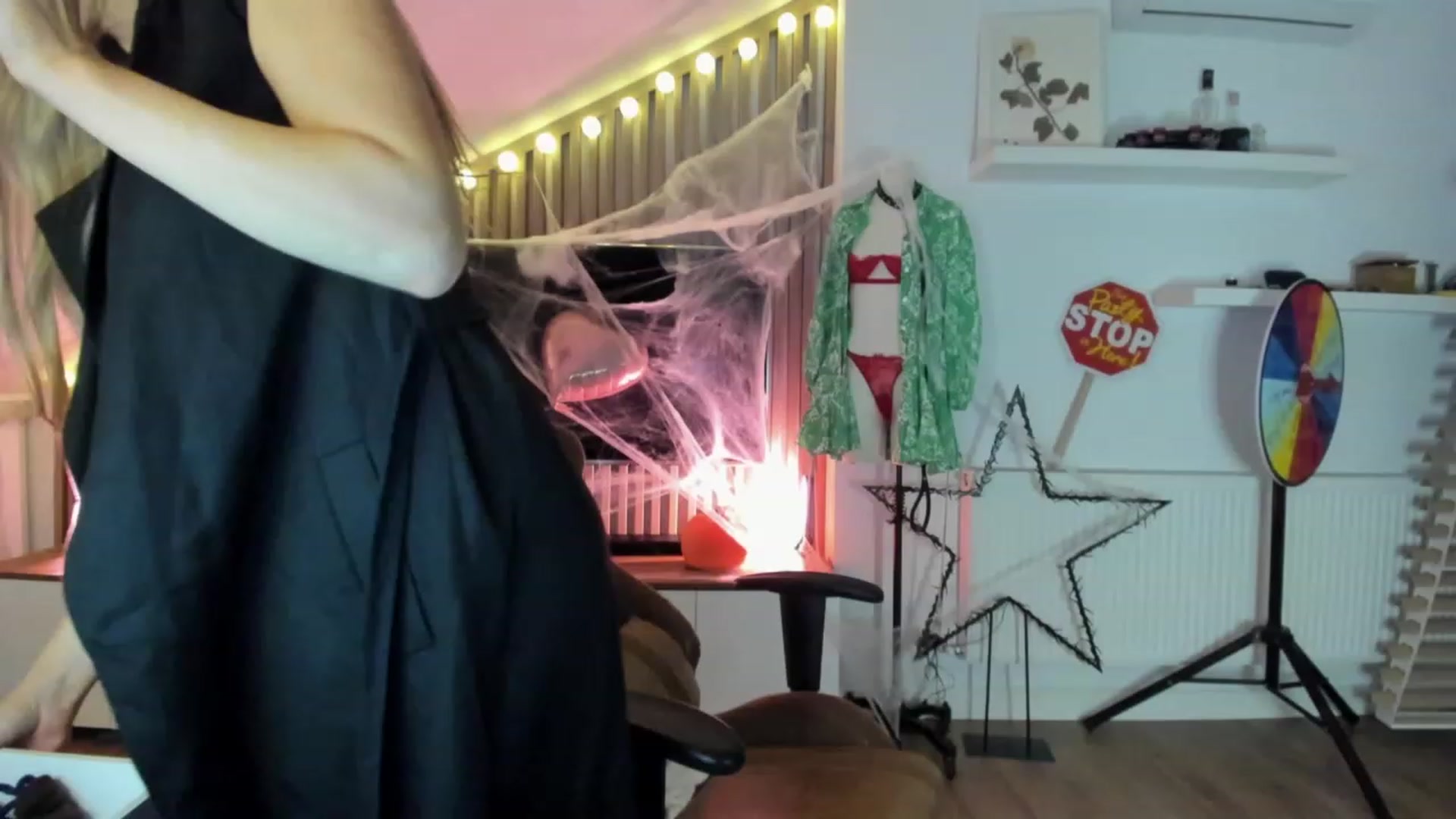 Gallery image thumbnail from SpicyLady87's myfreecams stream on, 11/10/2023, 22:24 image 14 of 20