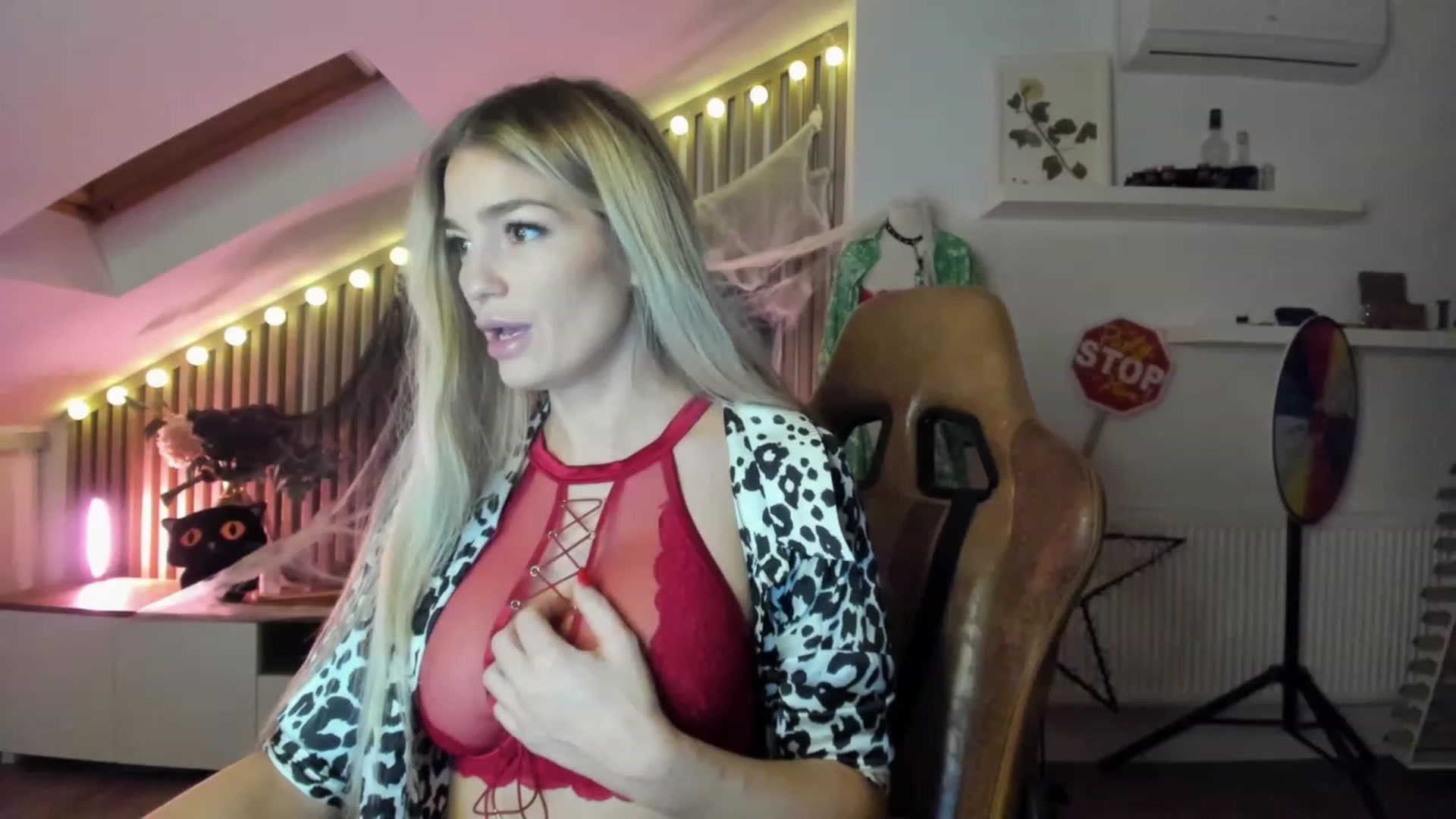 Gallery image thumbnail from SpicyLady87's myfreecams stream on, 11/12/2023, 21:02 image 11 of 20