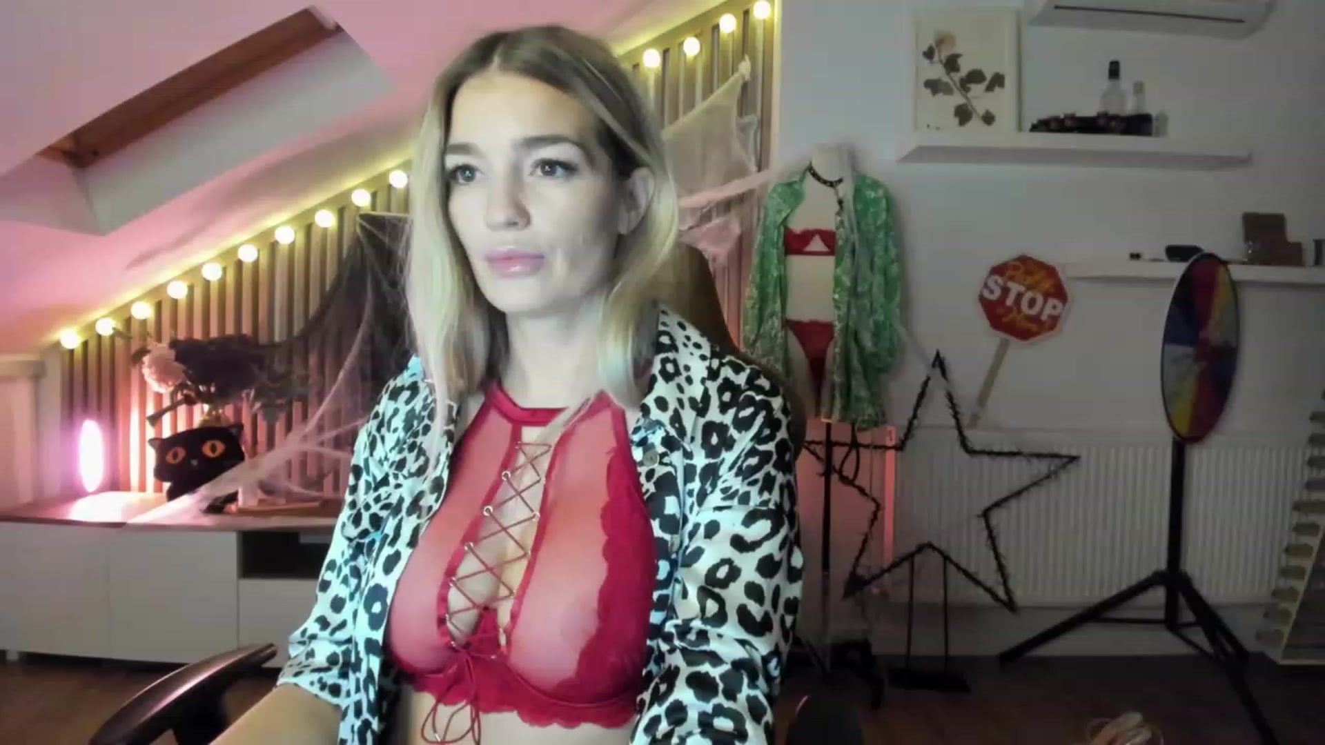 Gallery image thumbnail from SpicyLady87's myfreecams stream on, 11/12/2023, 21:02 image 18 of 20