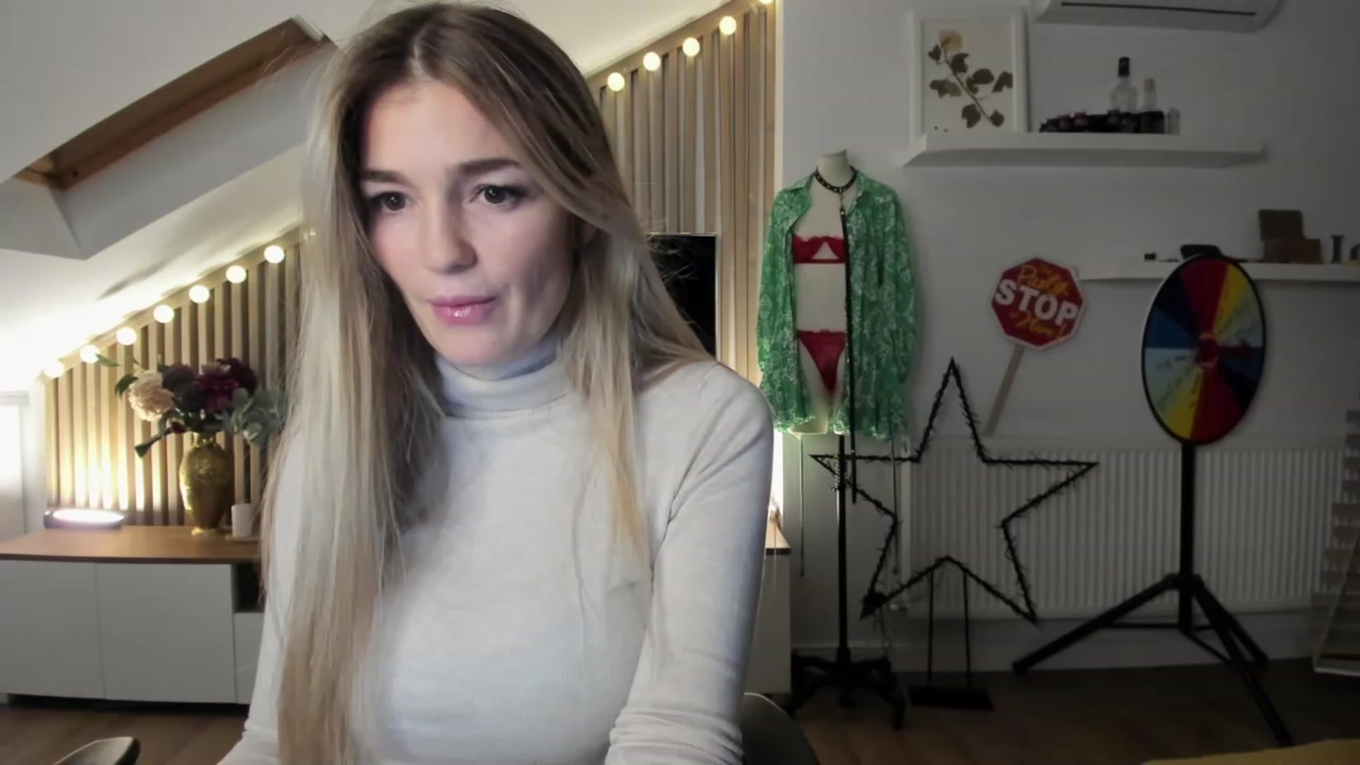 Gallery image thumbnail from SpicyLady87's myfreecams stream on, 11/15/2023, 21:15 image 2 of 20