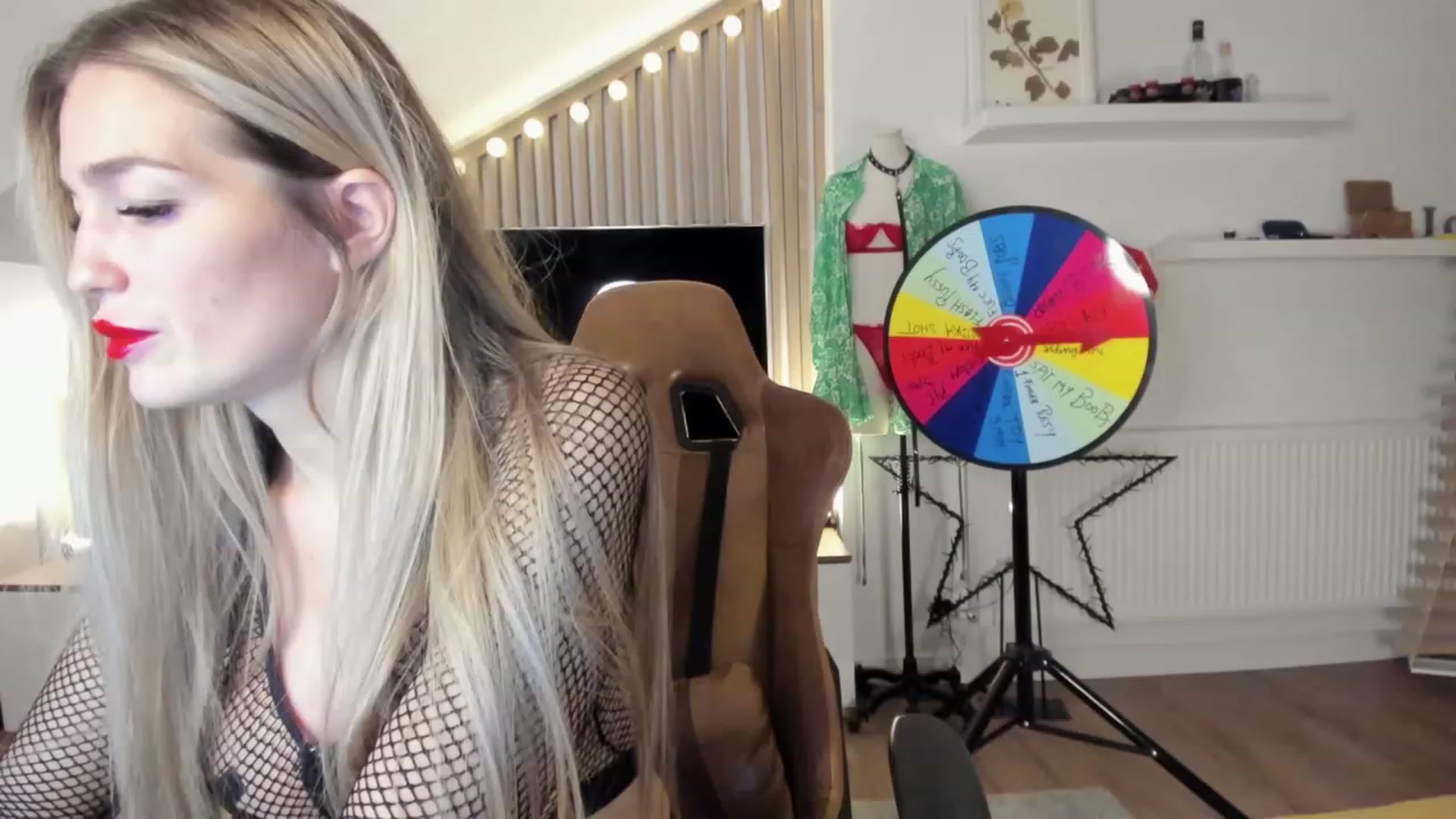 Gallery image thumbnail from SpicyLady87's myfreecams stream on, 11/15/2023, 22:51 image 3 of 20