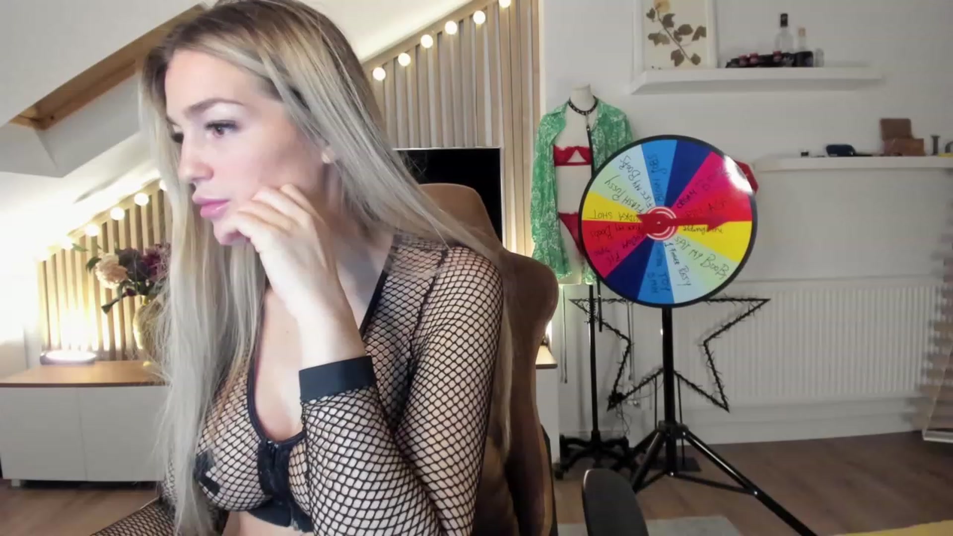 Gallery image thumbnail from SpicyLady87's myfreecams stream on, 11/15/2023, 22:51 image 10 of 20