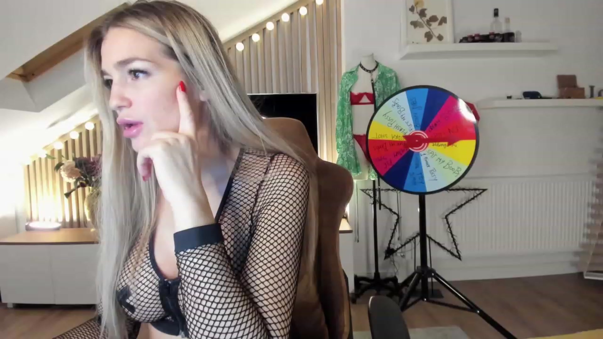 Gallery image thumbnail from SpicyLady87's myfreecams stream on, 11/15/2023, 22:51 image 11 of 20