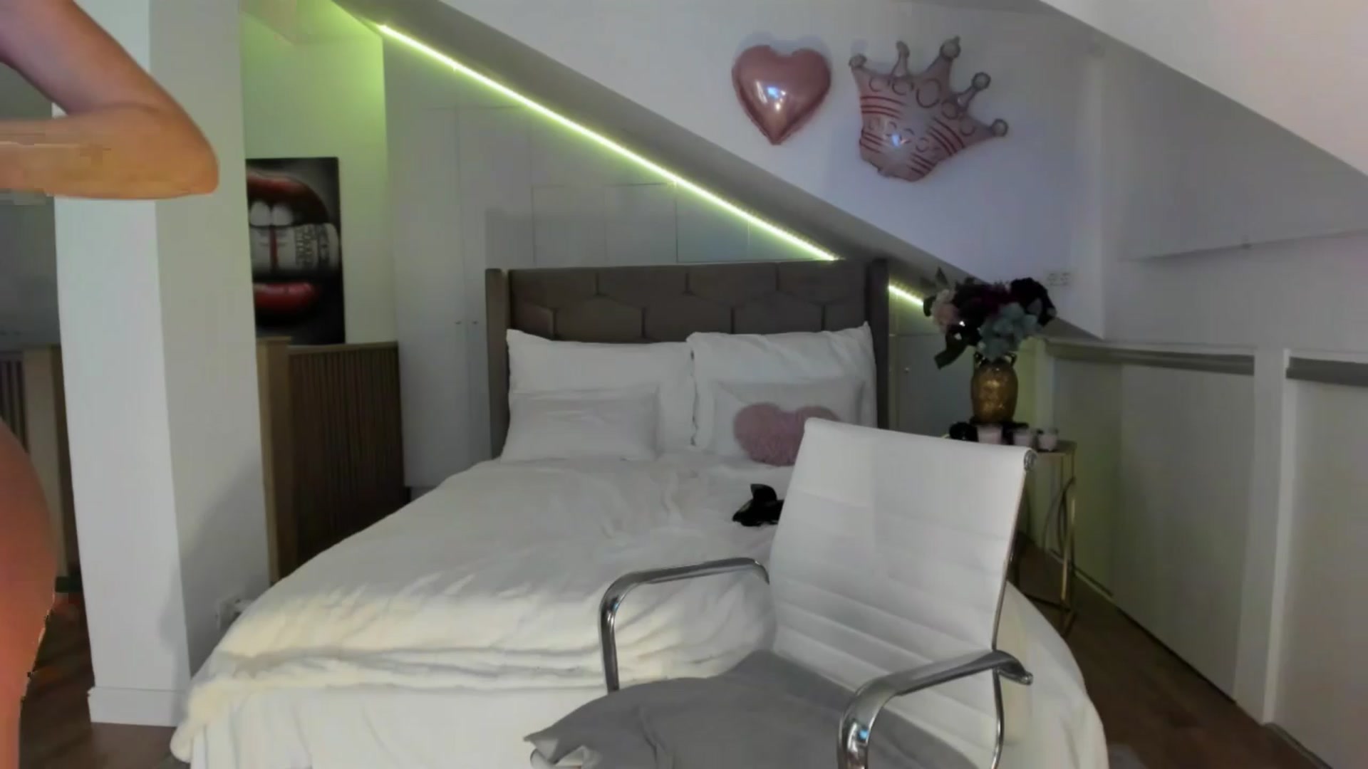 Gallery image thumbnail from SpicyLady87's myfreecams stream on, 04/02/2024, 01:43 image 6 of 20