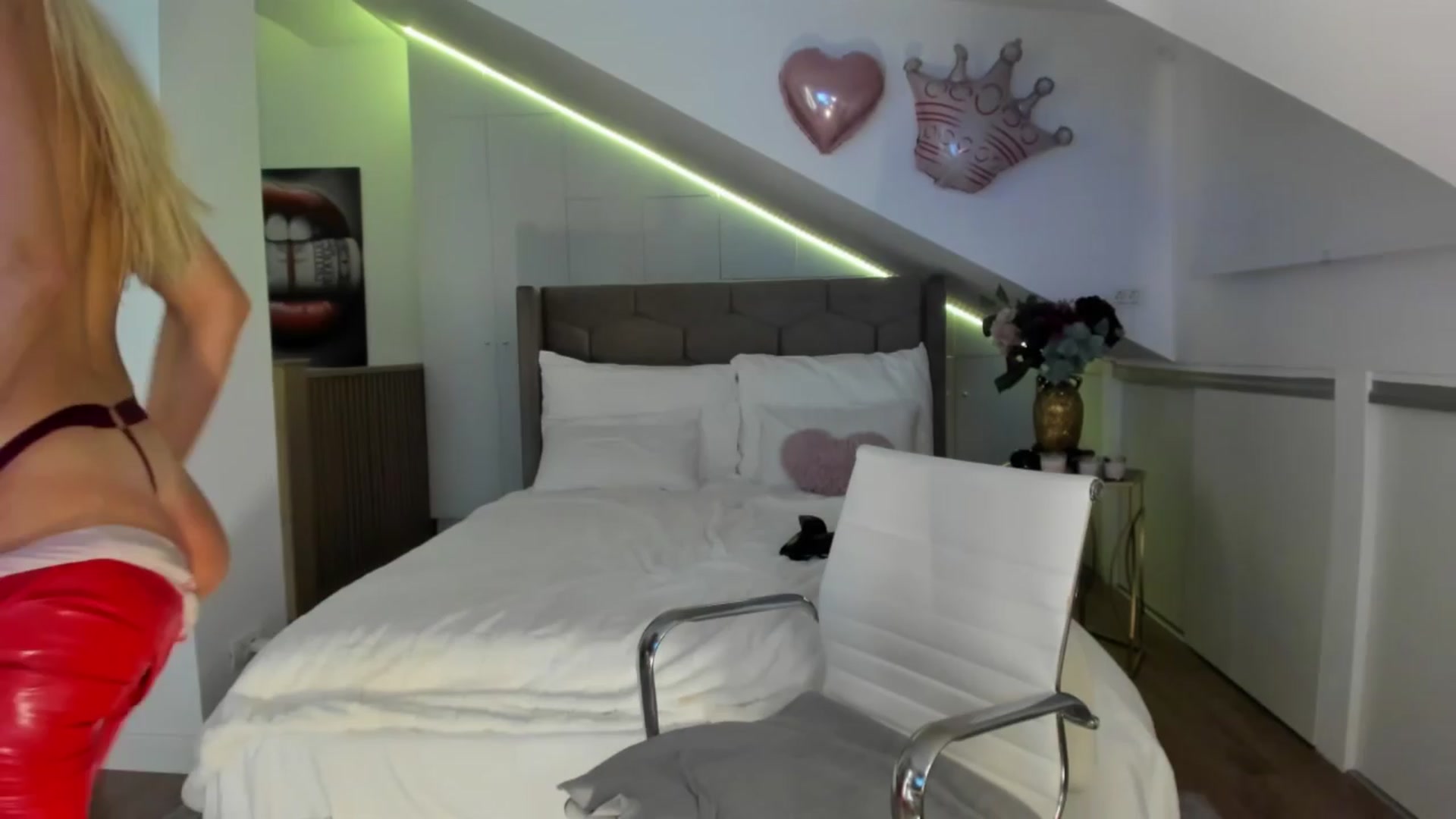 Gallery image thumbnail from SpicyLady87's myfreecams stream on, 04/02/2024, 01:43 image 5 of 20