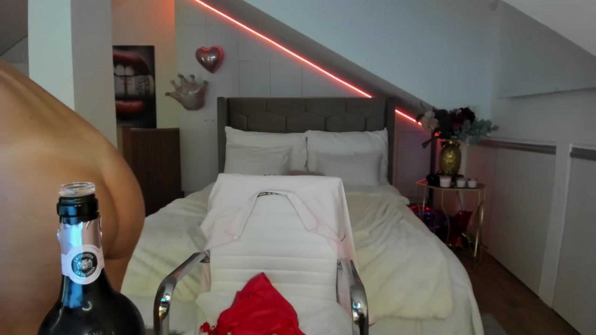Gallery image thumbnail from SpicyLady87's myfreecams stream on, 05/29/2024, 22:46 image 2 of 20
