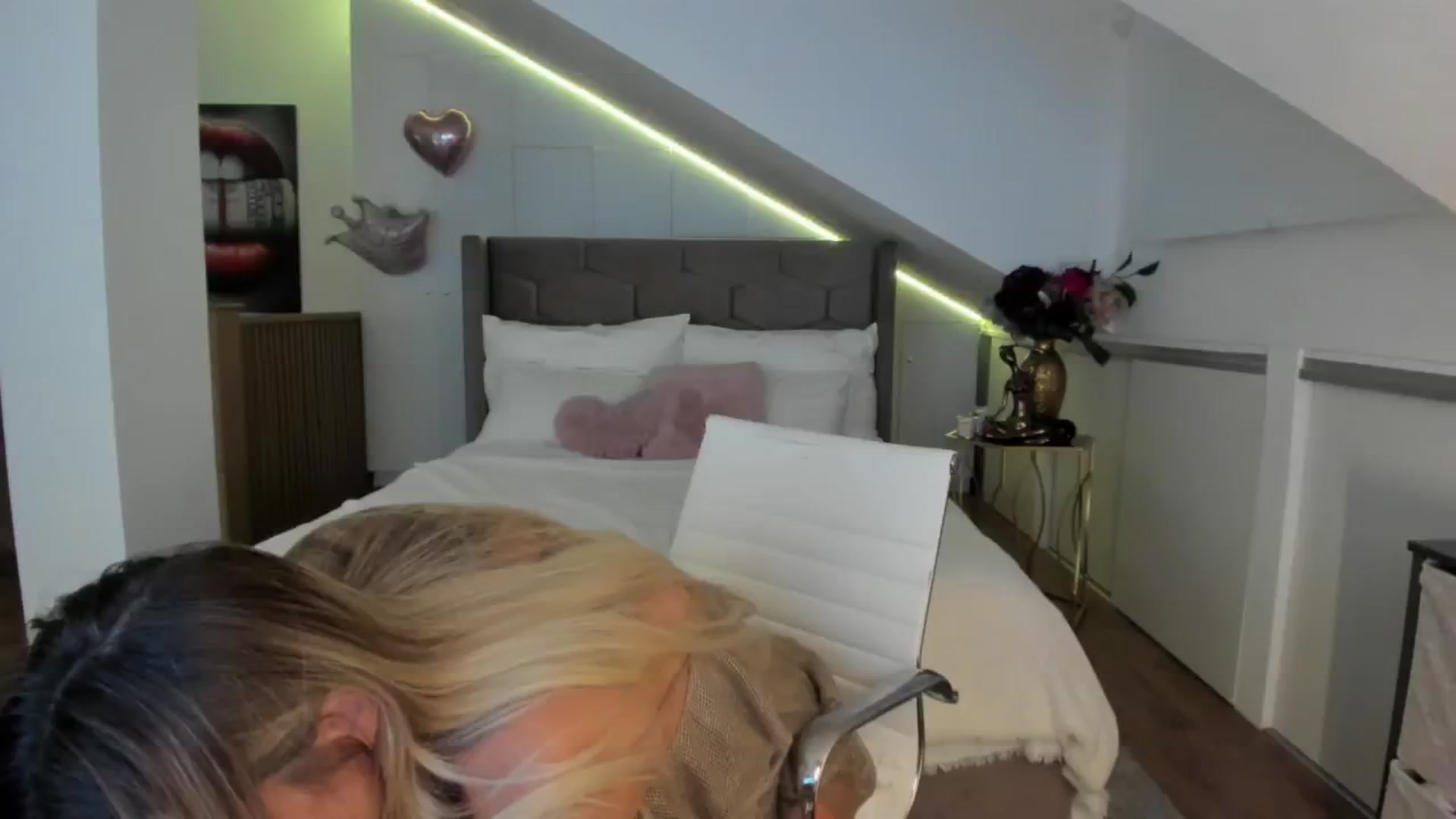 Gallery image thumbnail from SpicyLady87's myfreecams stream on, 09/17/2024, 05:56 image 17 of 20