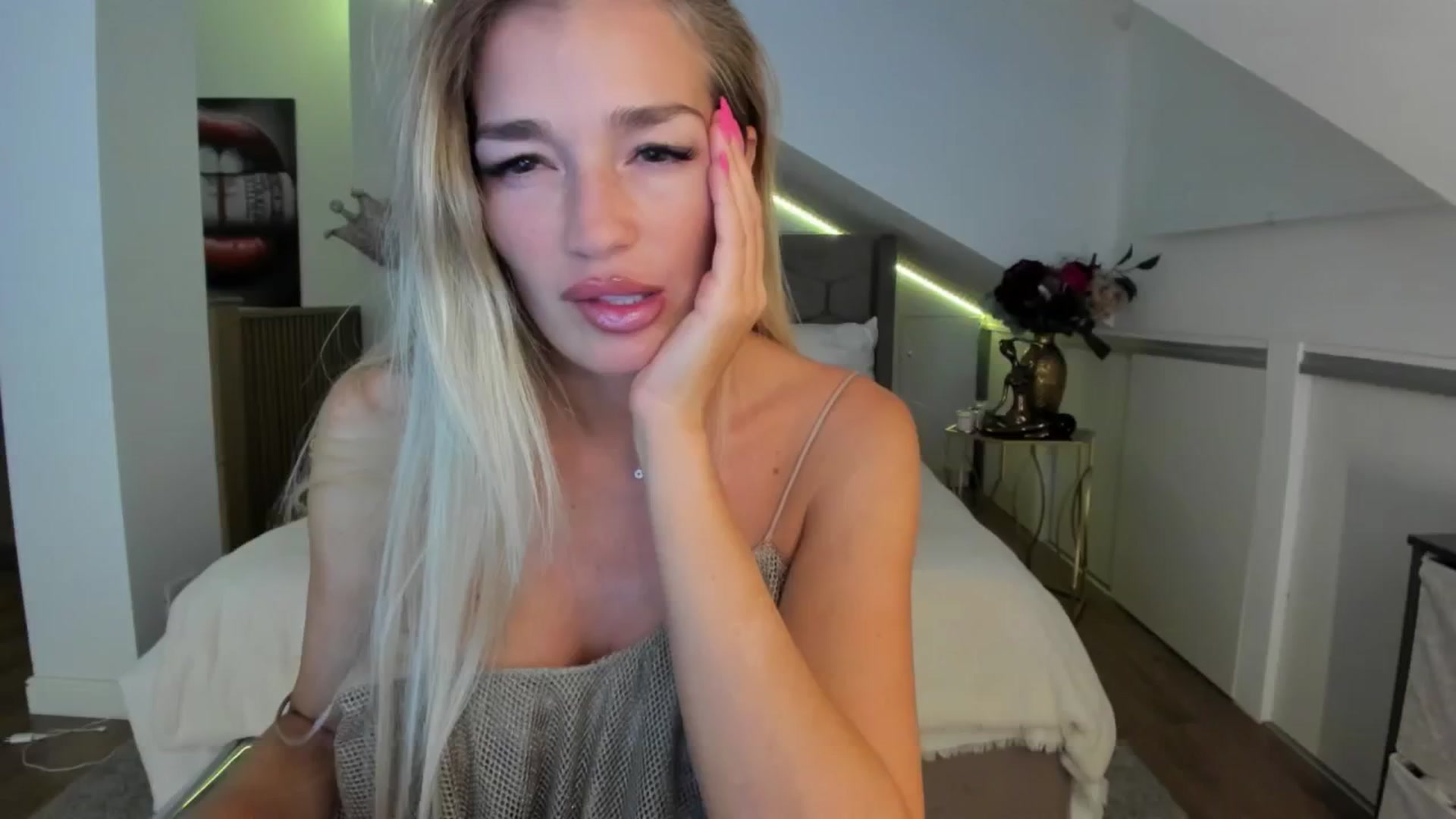 Gallery image thumbnail from SpicyLady87's myfreecams stream on, 09/17/2024, 05:56 image 8 of 20