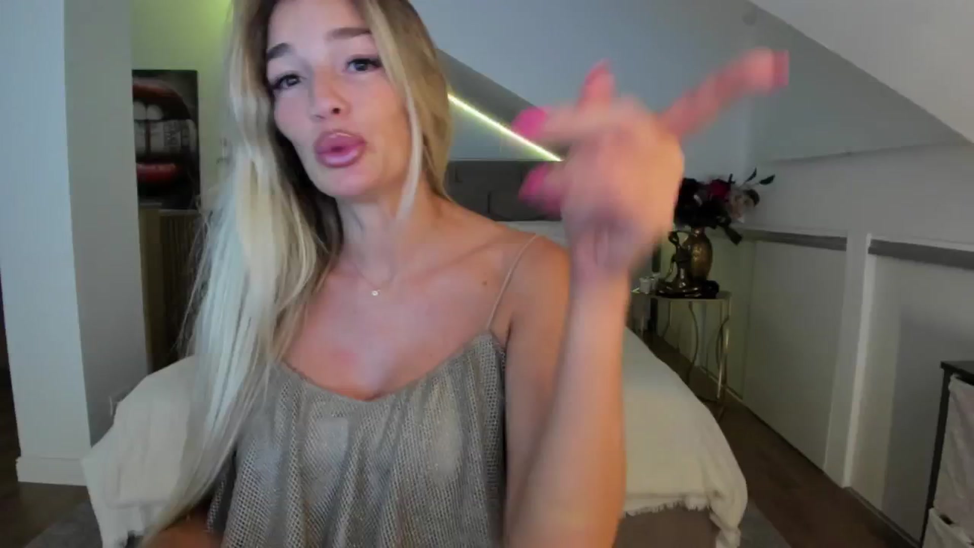 Gallery image thumbnail from SpicyLady87's myfreecams stream on, 09/17/2024, 05:56 image 18 of 20