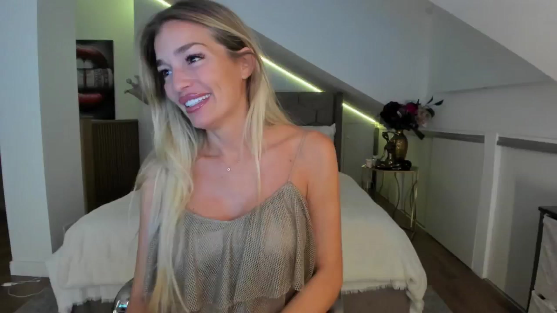 Gallery image thumbnail from SpicyLady87's myfreecams stream on, 09/17/2024, 05:56 image 14 of 20