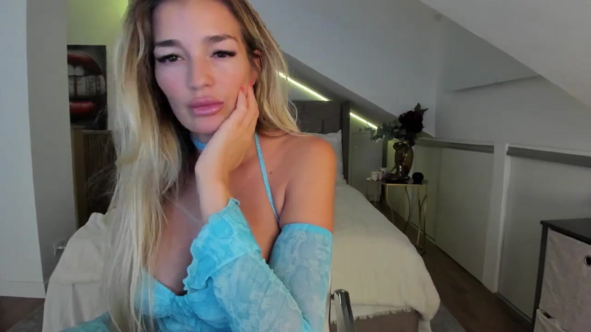Gallery image thumbnail from SpicyLady87's myfreecams stream on, 10/01/2024, 24:07 image 5 of 20