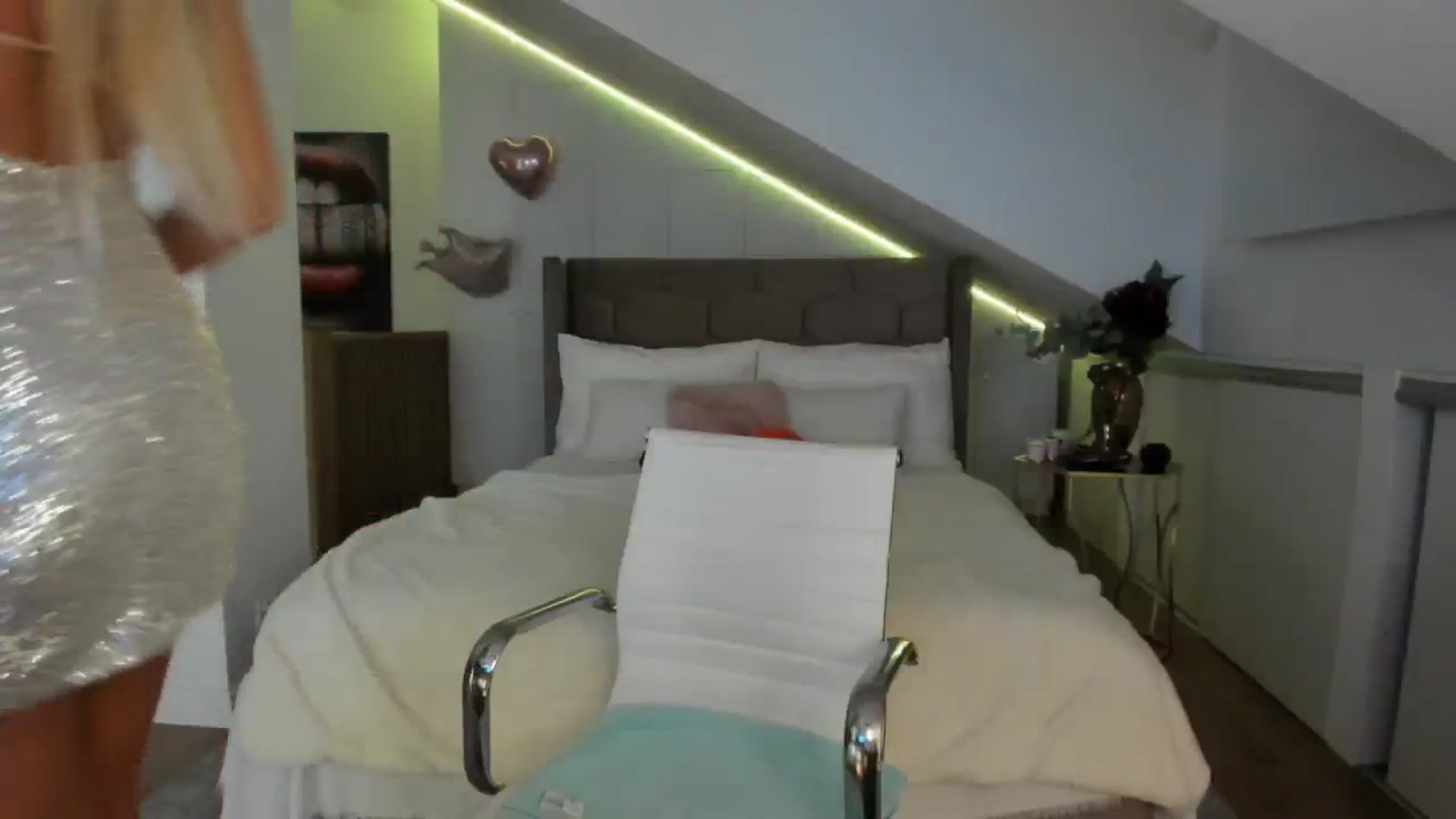 Gallery image thumbnail from SpicyLady87's myfreecams stream on, 11/01/2024, 24:22 image 4 of 20
