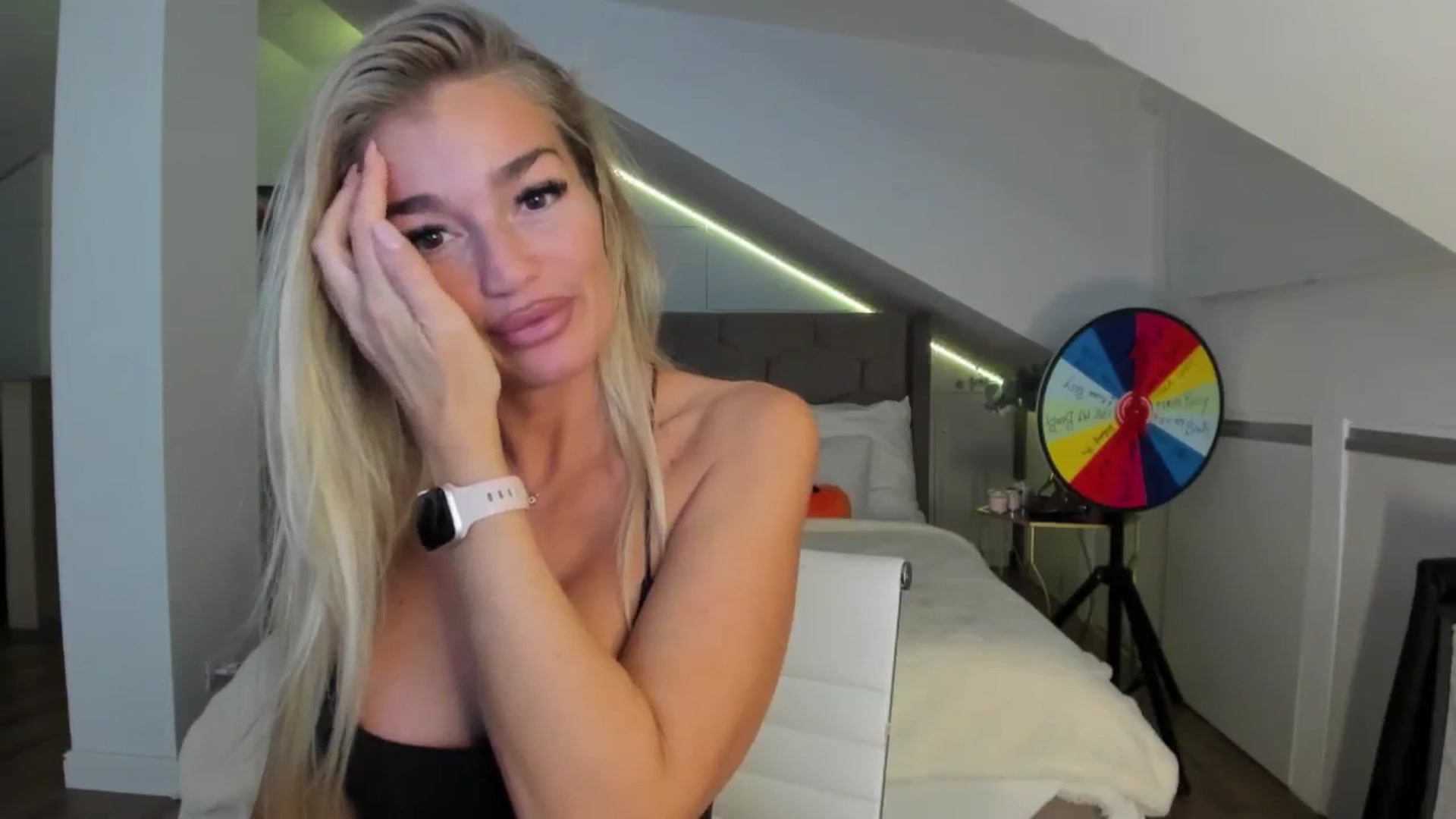 Gallery image thumbnail from SpicyLady87's myfreecams stream on, 11/27/2024, 01:53 image 16 of 20