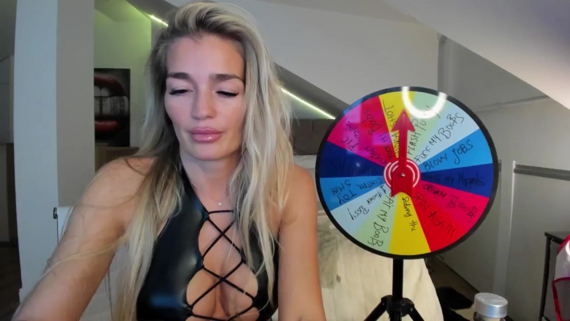 Gallery image thumbnail from SpicyLady87's myfreecams stream on, 12/05/2024, 02:07 image 1 of 20
