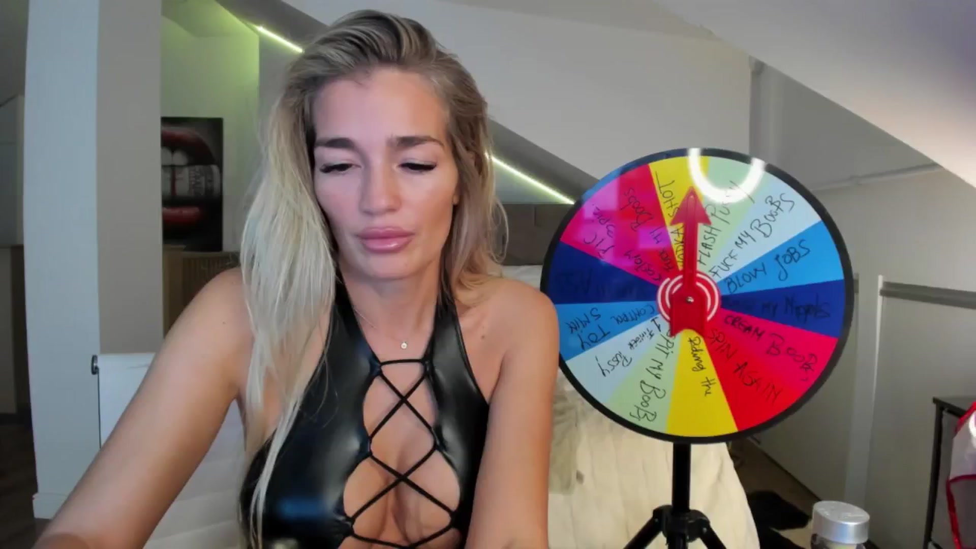 Gallery image thumbnail from SpicyLady87's myfreecams stream on, 12/05/2024, 02:07 image 2 of 20