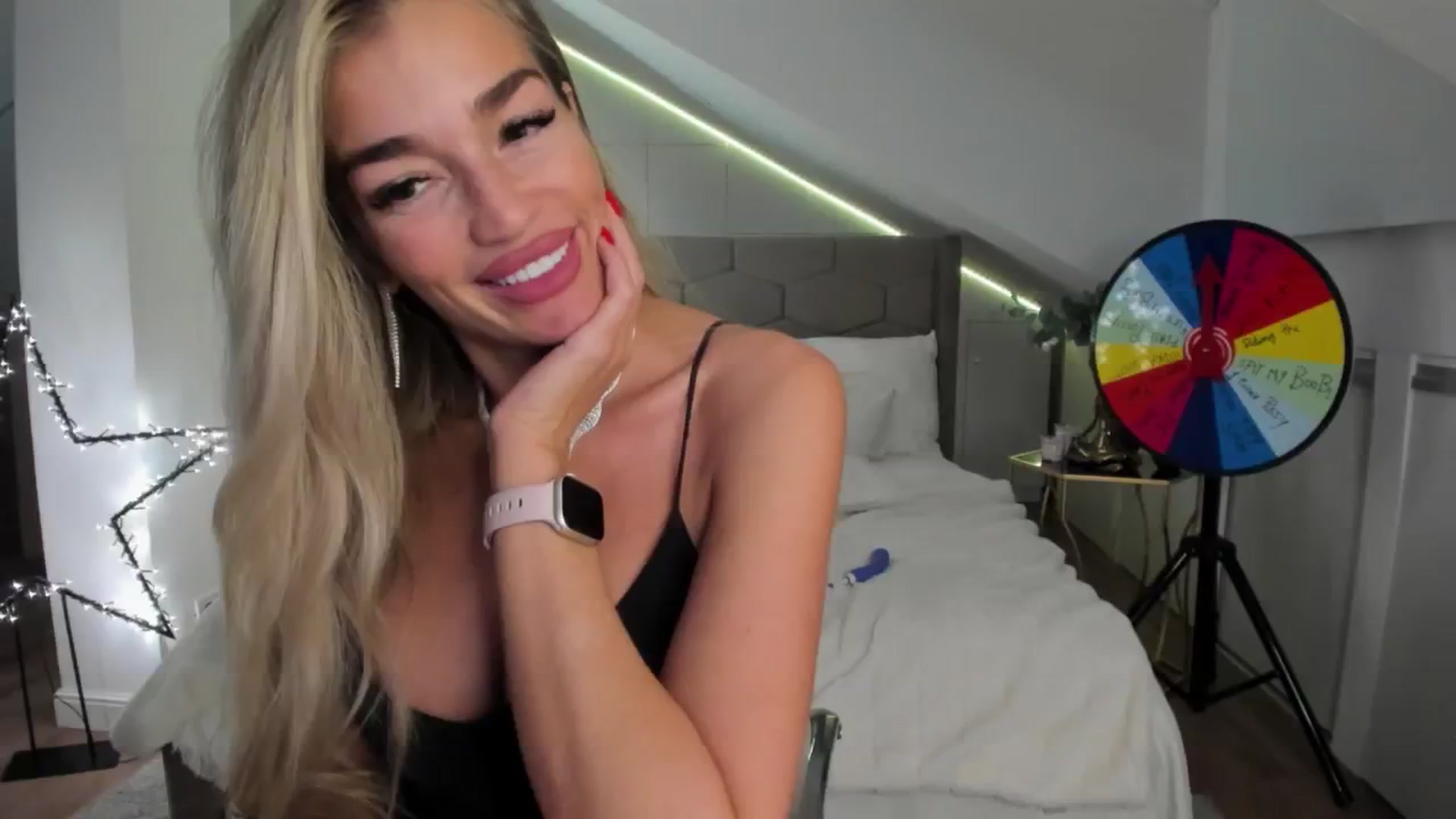 Gallery image thumbnail from SpicyLady87's myfreecams stream on, 12/27/2024, 03:04 image 10 of 20