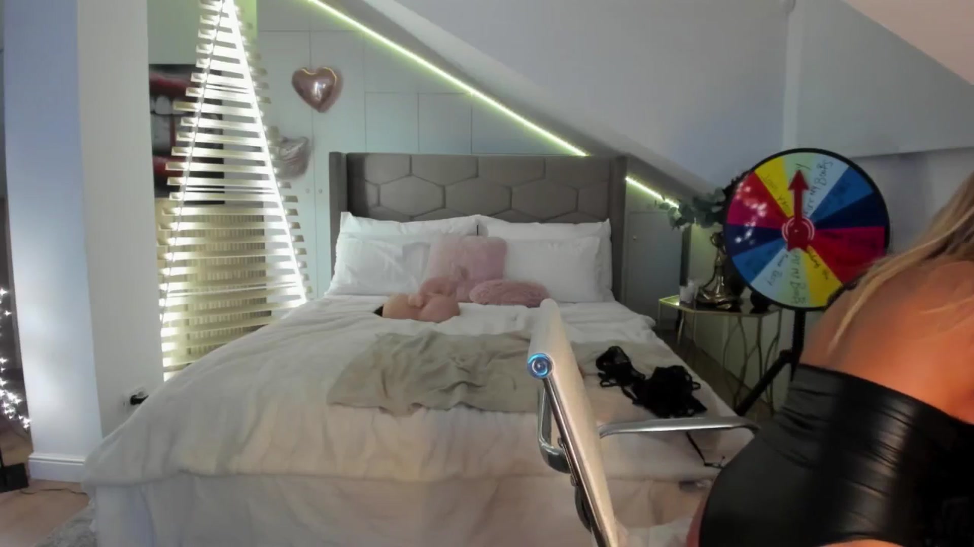 Gallery image thumbnail from SpicyLady87's myfreecams stream on, 01/08/2025, 02:08 image 11 of 20