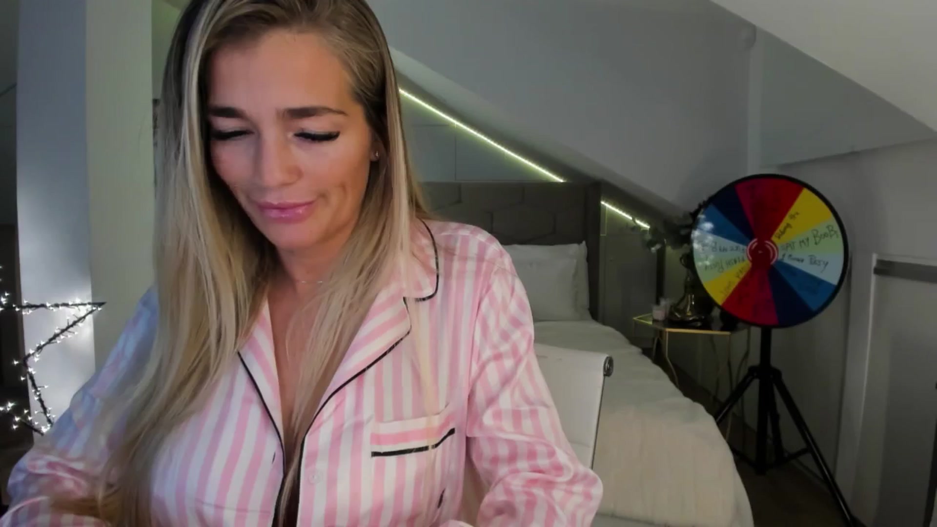 Gallery image thumbnail from SpicyLady87's myfreecams stream on, 01/13/2025, 04:35 image 6 of 20