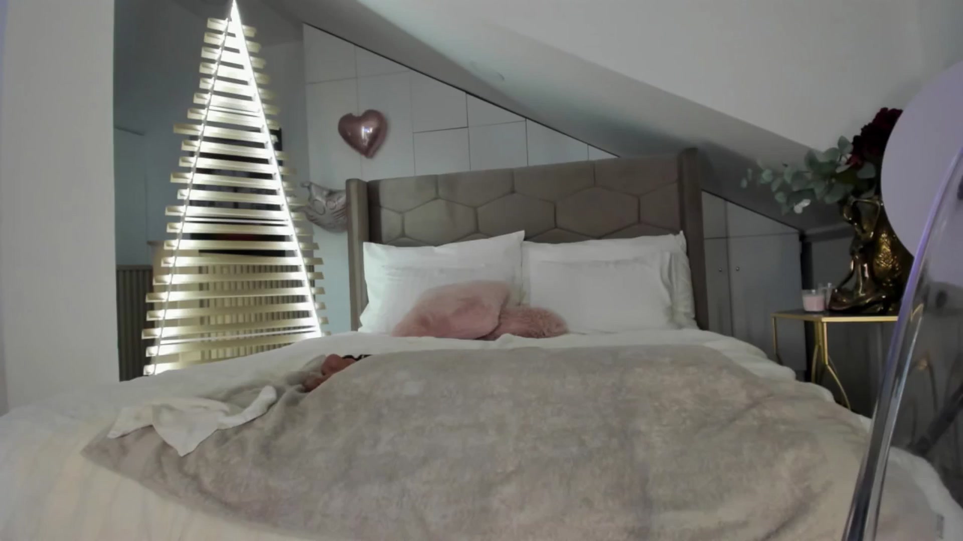 Gallery image thumbnail from SpicyLady87's myfreecams stream on, 03/08/2025, 01:18 image 8 of 20
