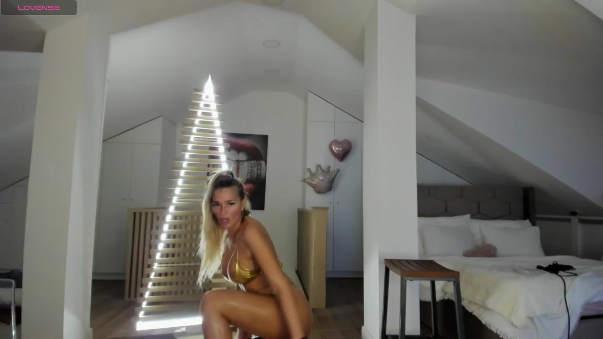 Gallery image thumbnail from SpicyLady87's myfreecams stream on, 03/31/2025, 01:36 image 10 of 20