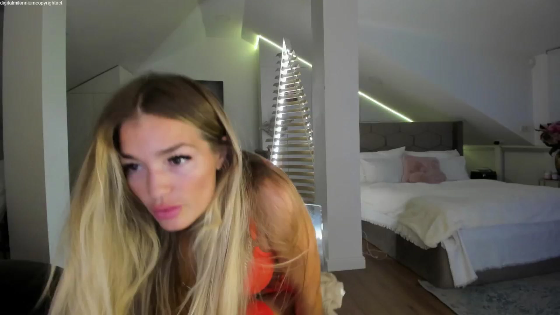 Gallery image thumbnail from SpicyLady87's myfreecams stream on, 04/16/2025, 23:01 image 8 of 20