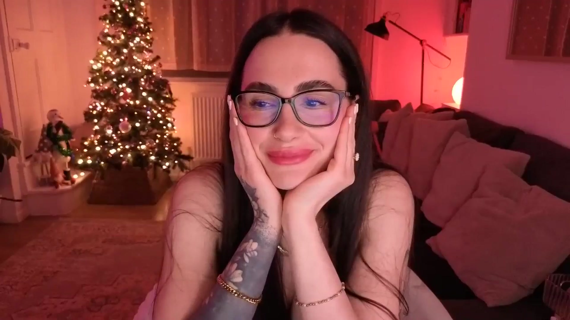 Gallery image thumbnail from SpicyLunaa's myfreecams stream on, 12/14/2025, 03:16 image 6 of 20