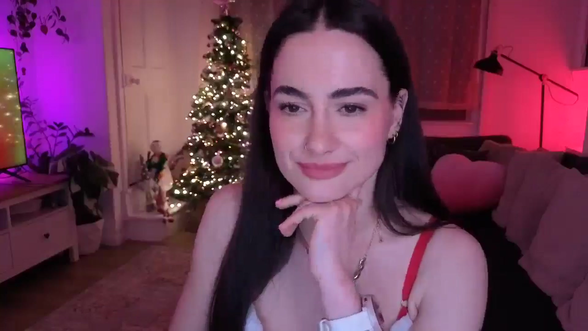 Gallery image thumbnail from SpicyLunaa's myfreecams stream on, 12/23/2025, 19:19 image 19 of 20