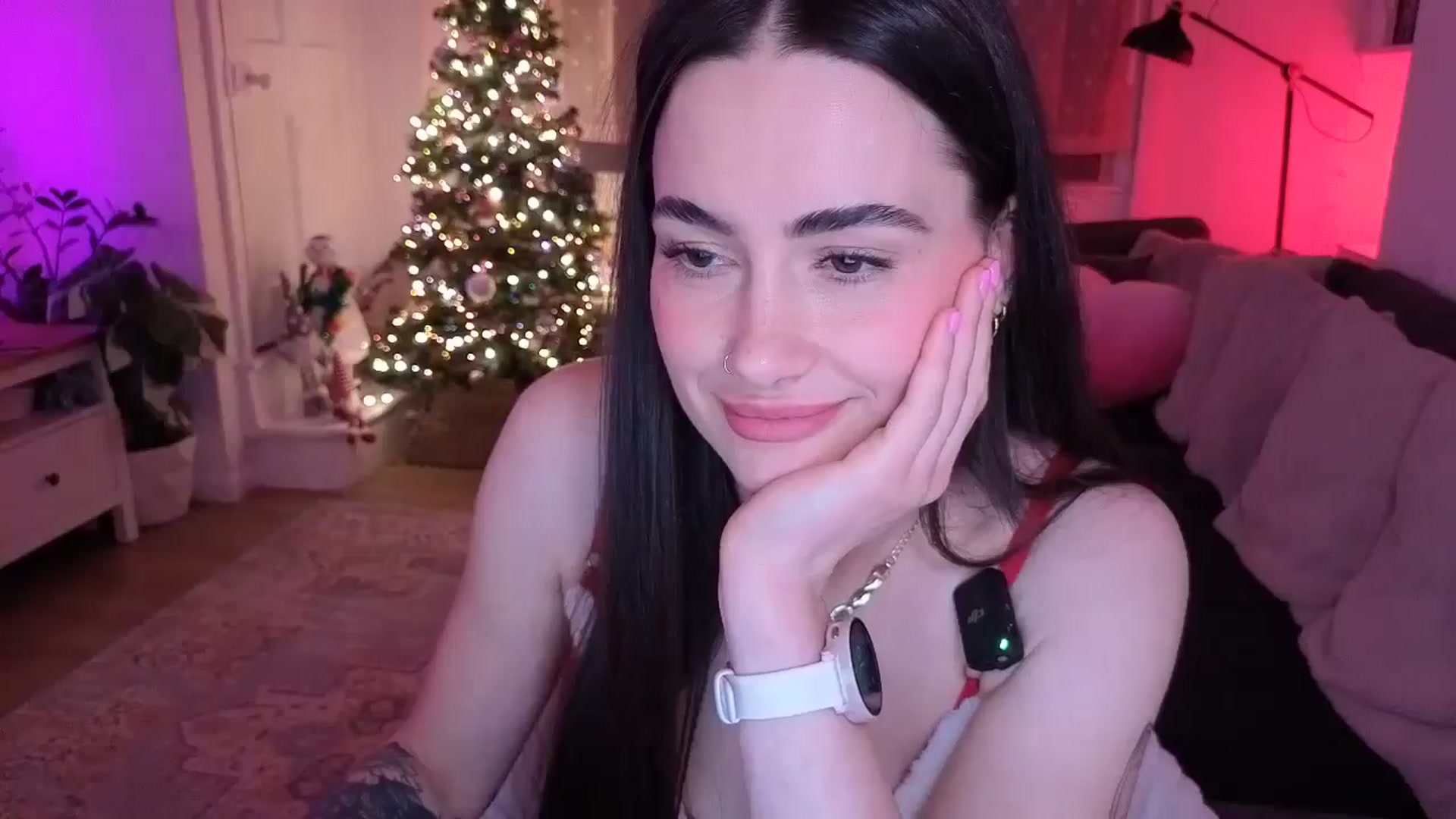 Gallery image thumbnail from SpicyLunaa's myfreecams stream on, 12/23/2025, 19:55 image 9 of 20