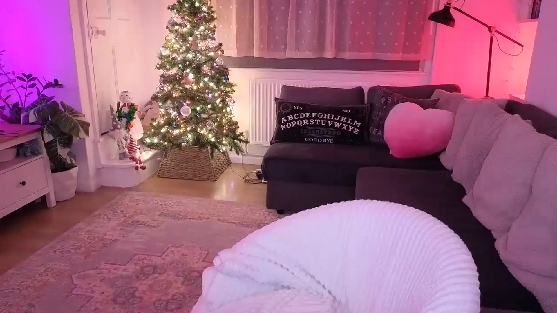 Gallery image thumbnail from SpicyLunaa's myfreecams stream on, 12/23/2025, 19:55 image 6 of 20