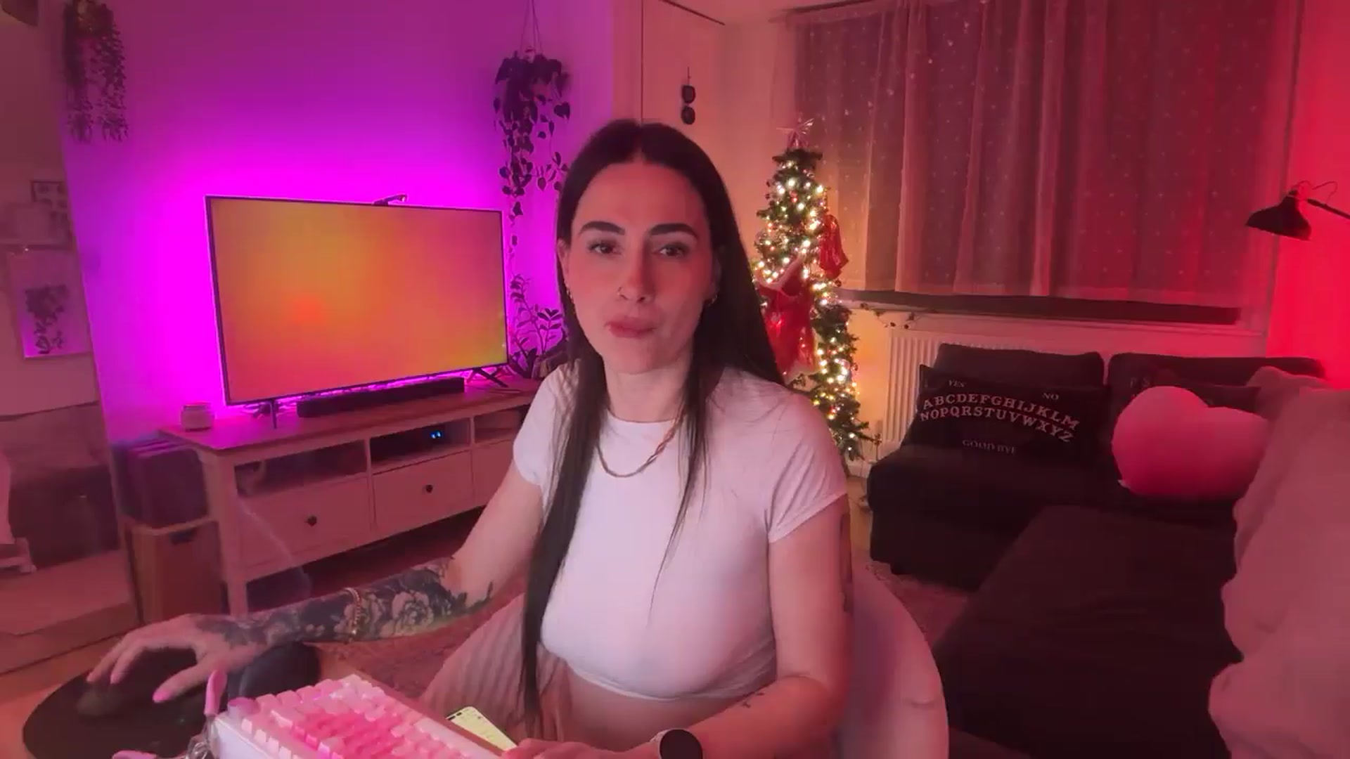 Gallery image thumbnail from SpicyLunaa's myfreecams stream on, 12/23/2025, 23:56 image 20 of 20