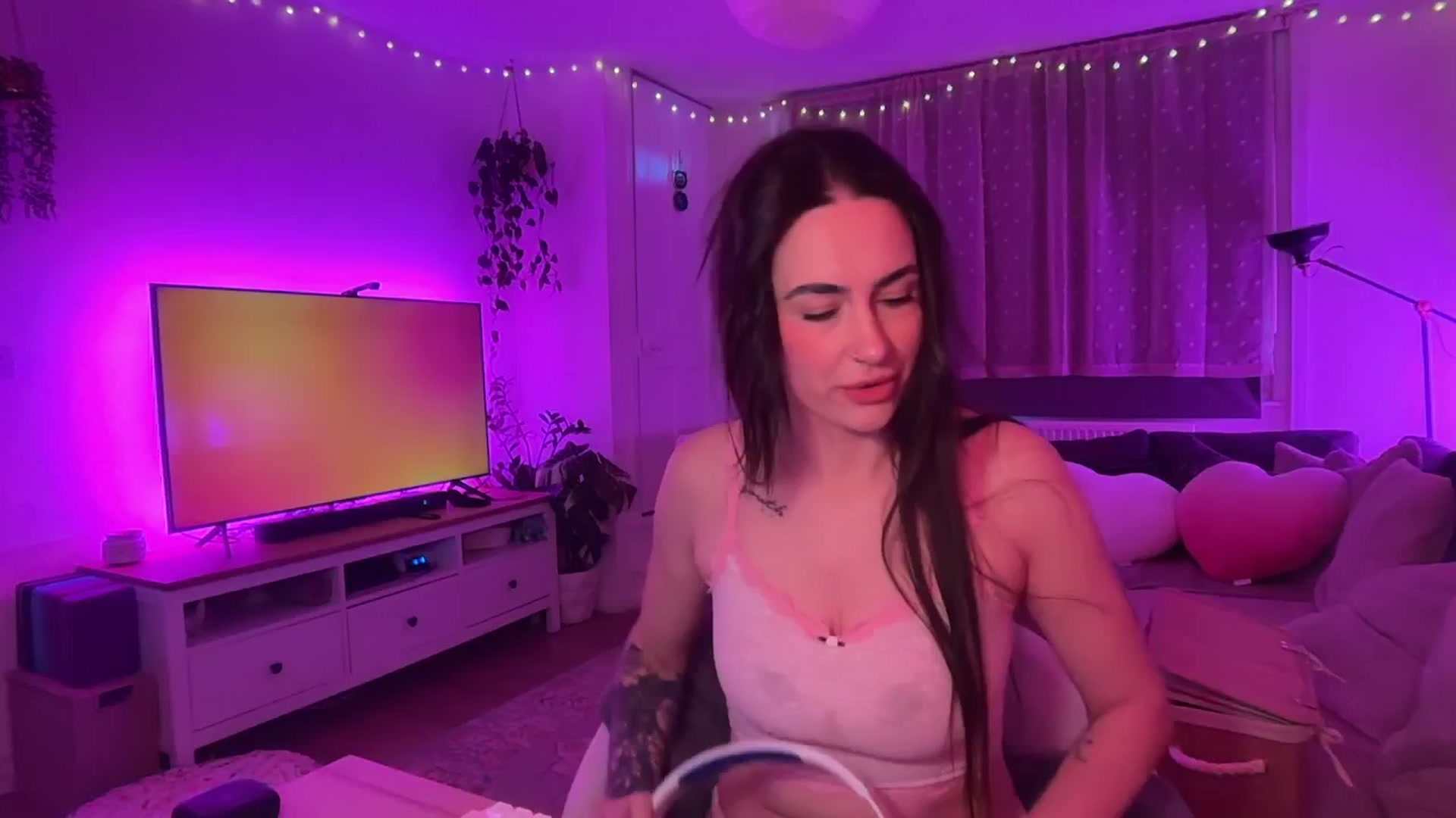 Gallery image thumbnail from SpicyLunaa's myfreecams stream on, 01/05/2026, 12:53 image 8 of 20