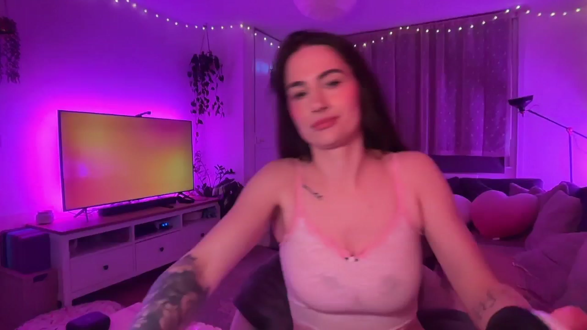 Gallery image thumbnail from SpicyLunaa's myfreecams stream on, 01/05/2026, 12:53 image 7 of 20