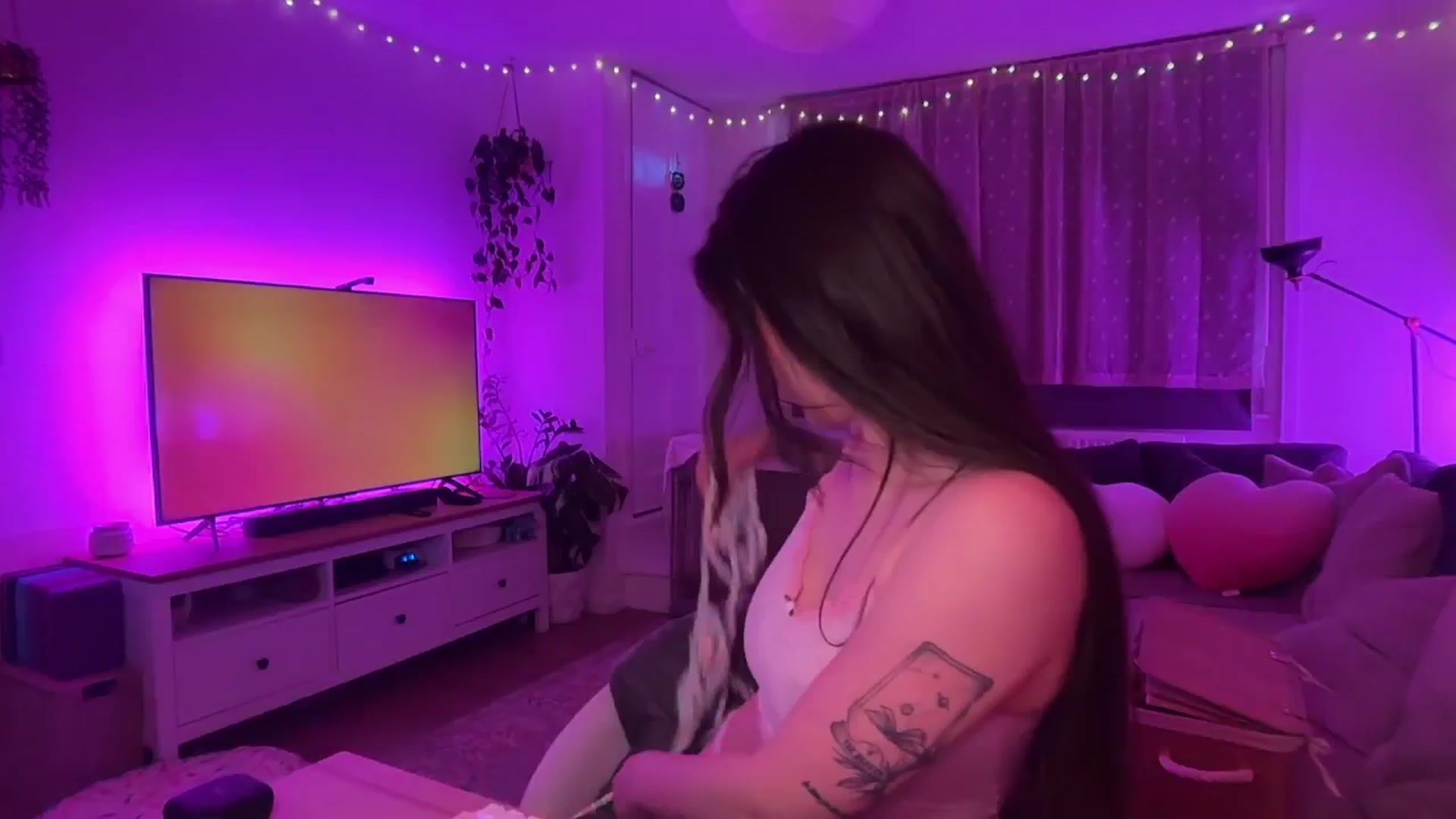 Gallery image thumbnail from SpicyLunaa's myfreecams stream on, 01/05/2026, 12:53 image 5 of 20