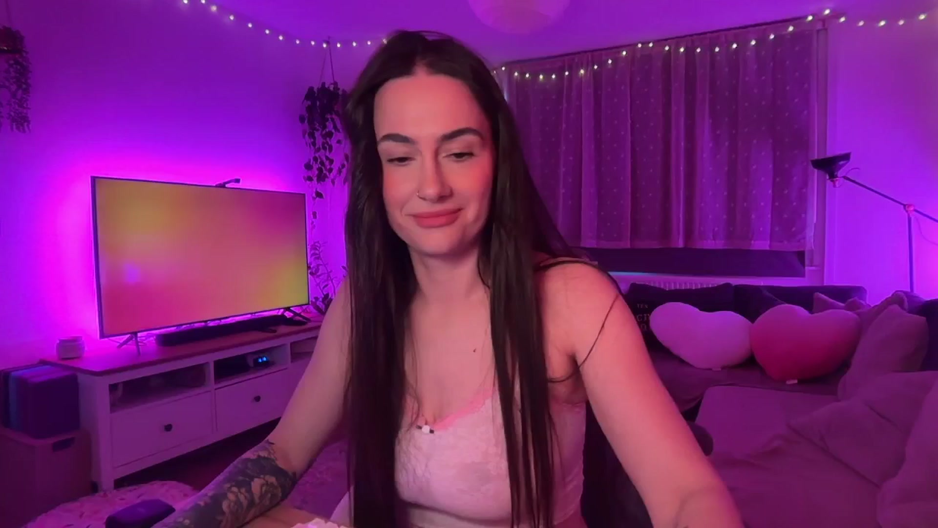 Gallery image thumbnail from SpicyLunaa's myfreecams stream on, 01/05/2026, 12:53 image 2 of 20
