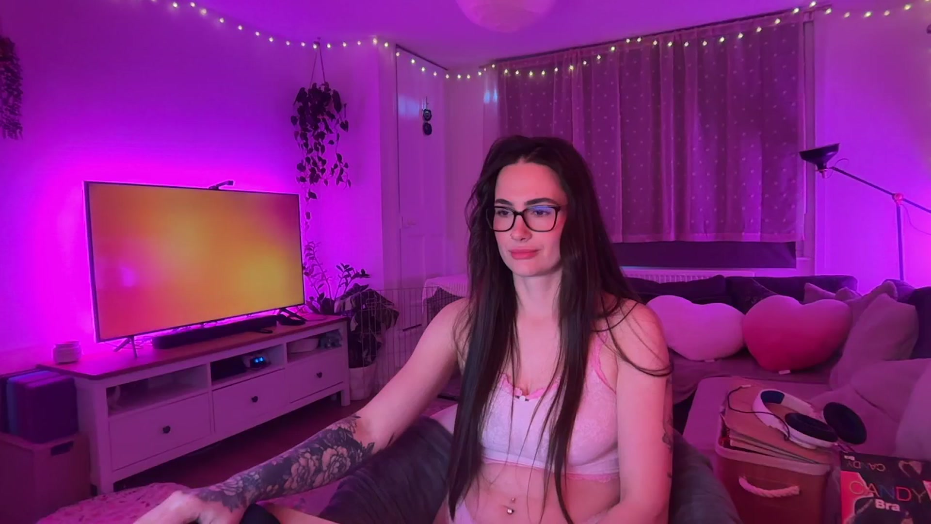 Gallery image thumbnail from SpicyLunaa's myfreecams stream on, 01/05/2026, 13:26 image 12 of 20