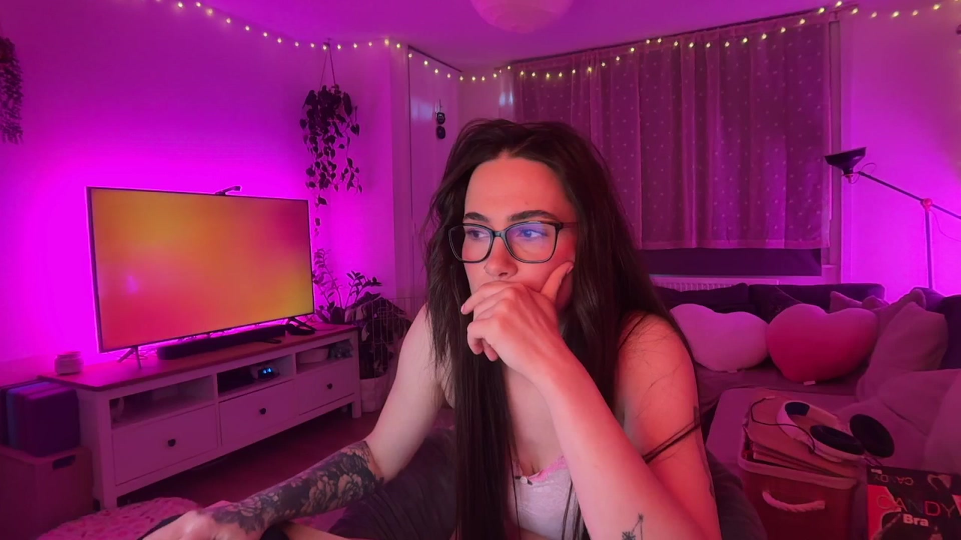 Gallery image thumbnail from SpicyLunaa's myfreecams stream on, 01/05/2026, 13:26 image 14 of 20