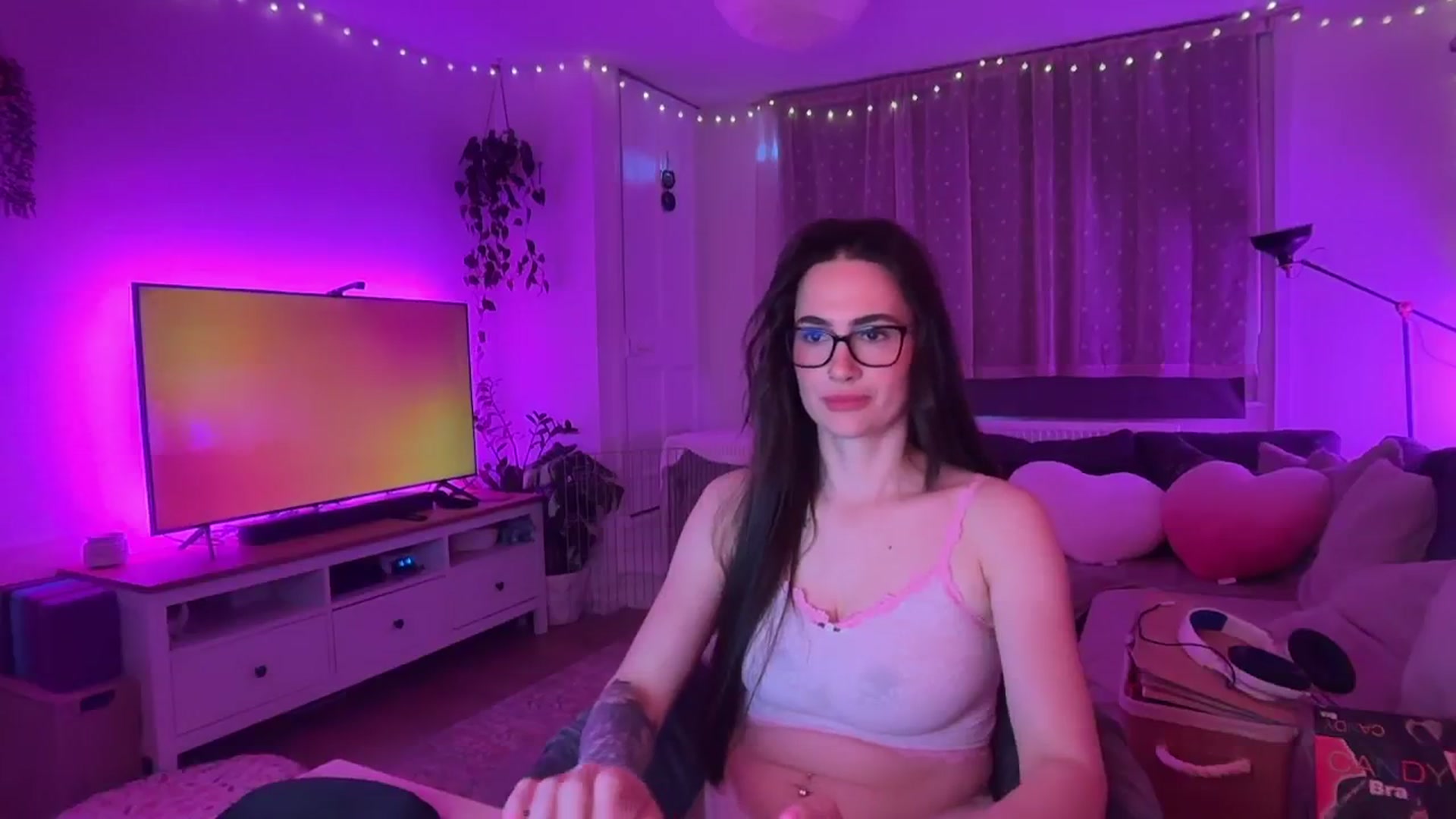 Gallery image thumbnail from SpicyLunaa's myfreecams stream on, 01/05/2026, 13:26 image 20 of 20