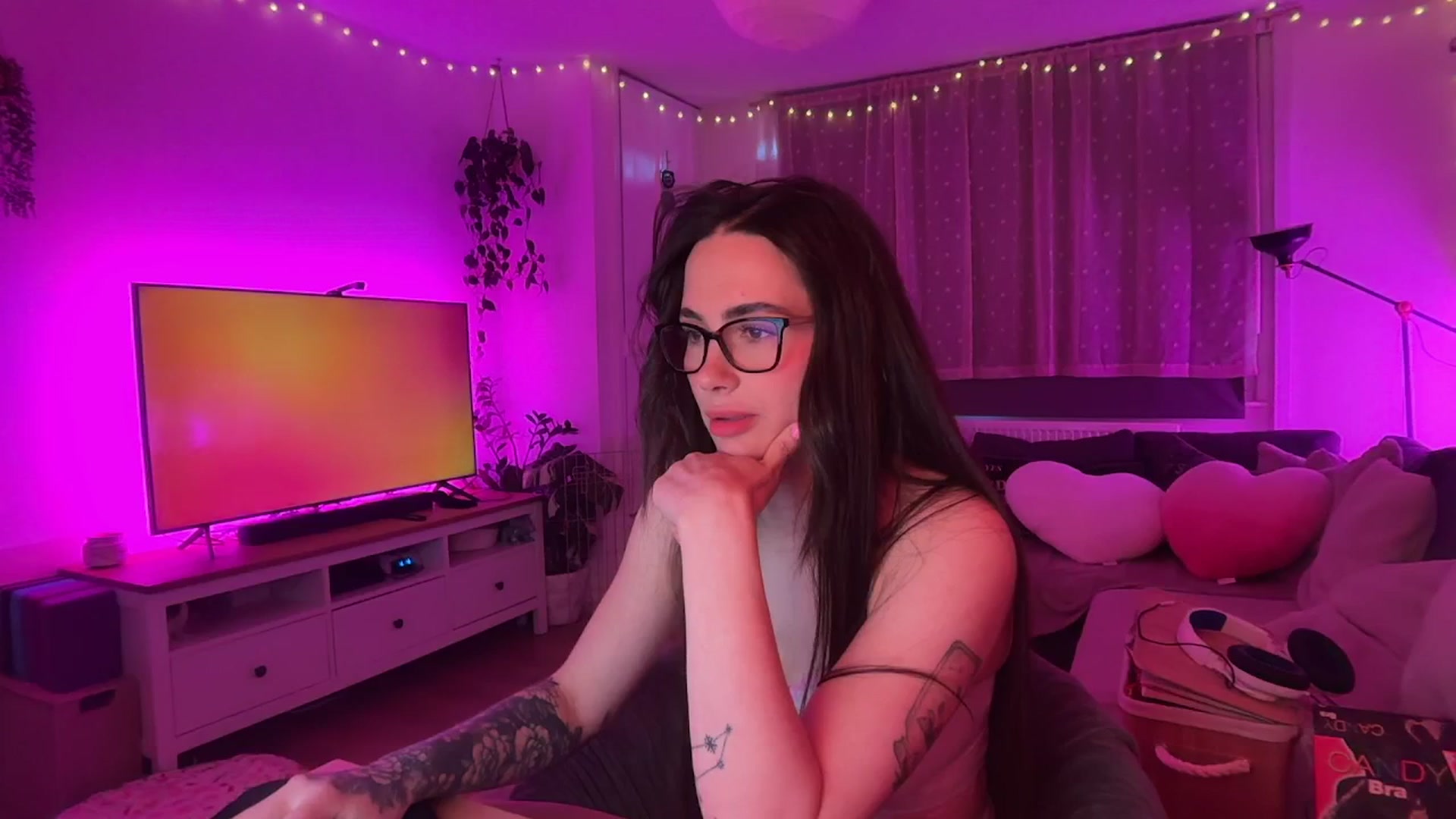 Gallery image thumbnail from SpicyLunaa's myfreecams stream on, 01/05/2026, 13:26 image 16 of 20