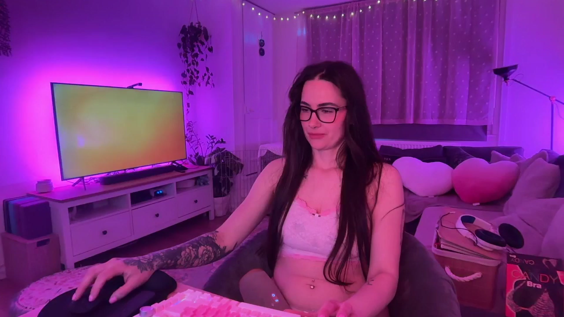 Gallery image thumbnail from SpicyLunaa's myfreecams stream on, 01/05/2026, 15:14 image 11 of 20