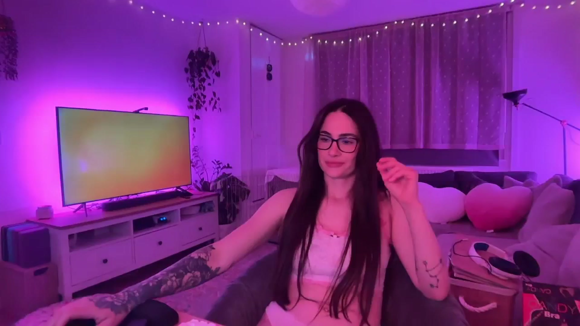 Gallery image thumbnail from SpicyLunaa's myfreecams stream on, 01/05/2026, 15:14 image 16 of 20
