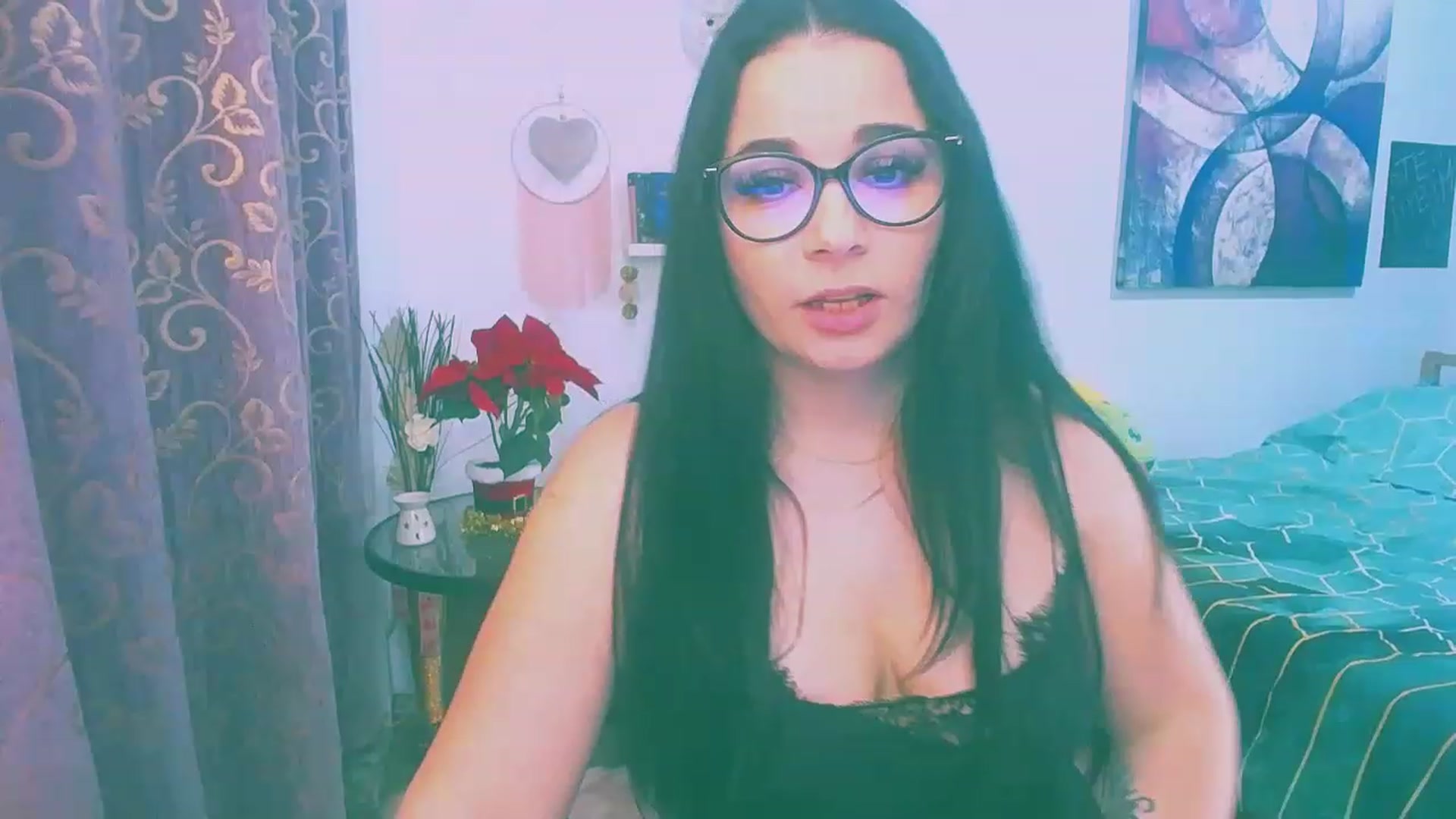 Gallery image thumbnail from SpicyVanillaa's myfreecams stream on, 12/10/2022, 01:41 image 4 of 20